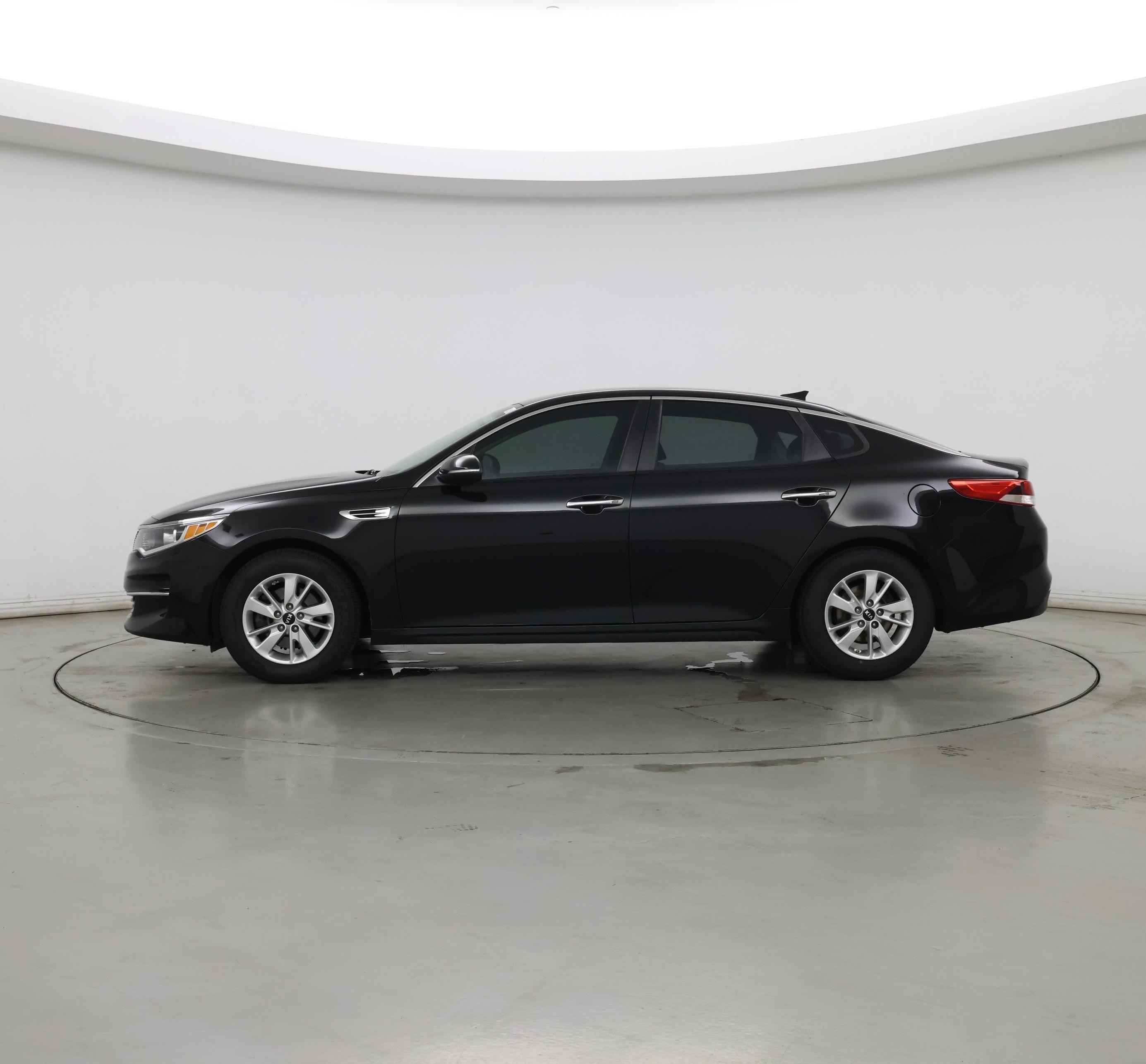 Thumbnail: 2017 Kia Optima - 3