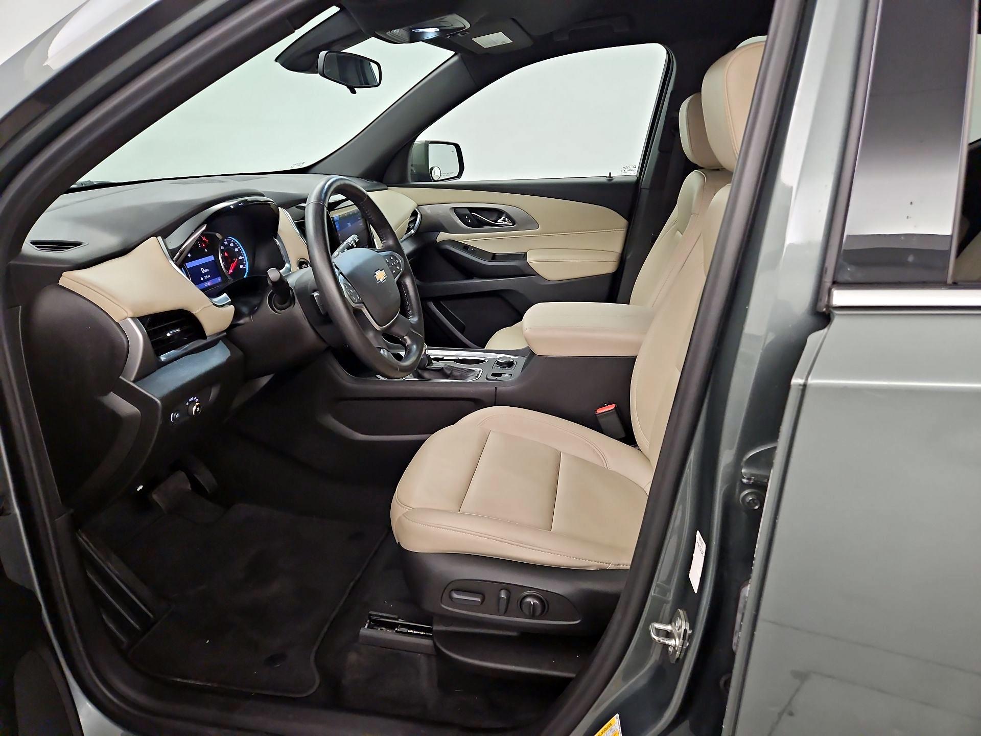 Thumbnail: 2022 Chevrolet Traverse - 11