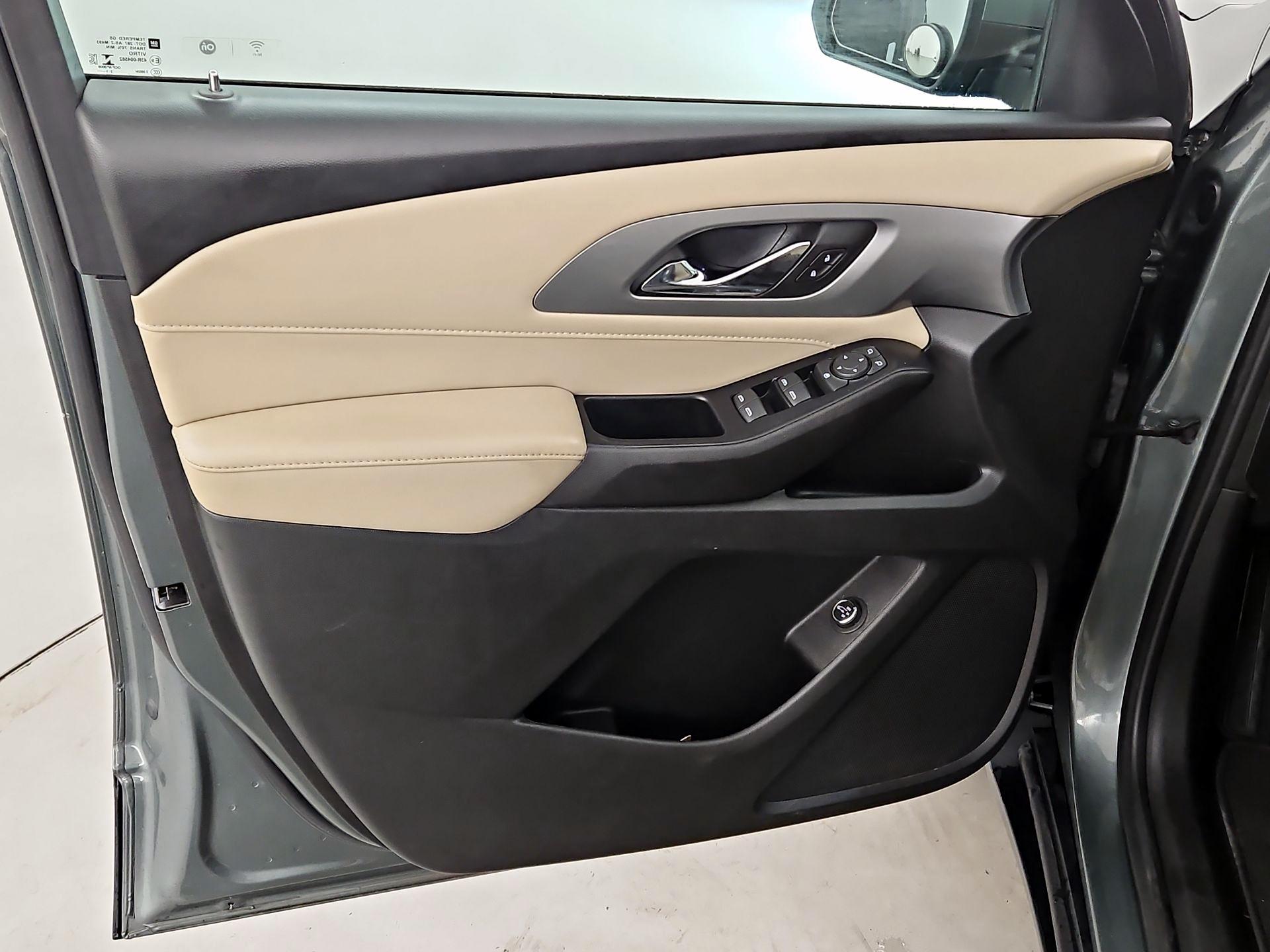 Thumbnail: 2022 Chevrolet Traverse - 12