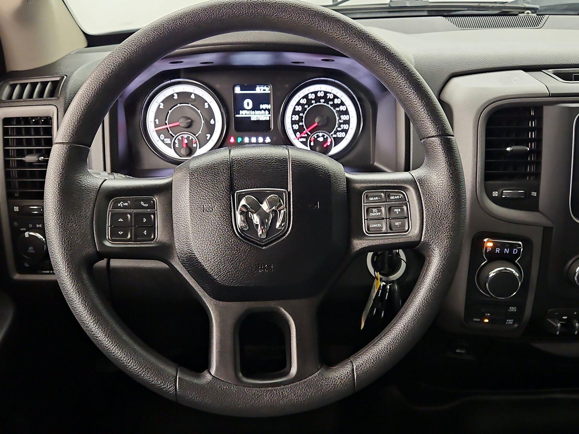 Thumbnail: 2019 RAM 1500 Classic - 10