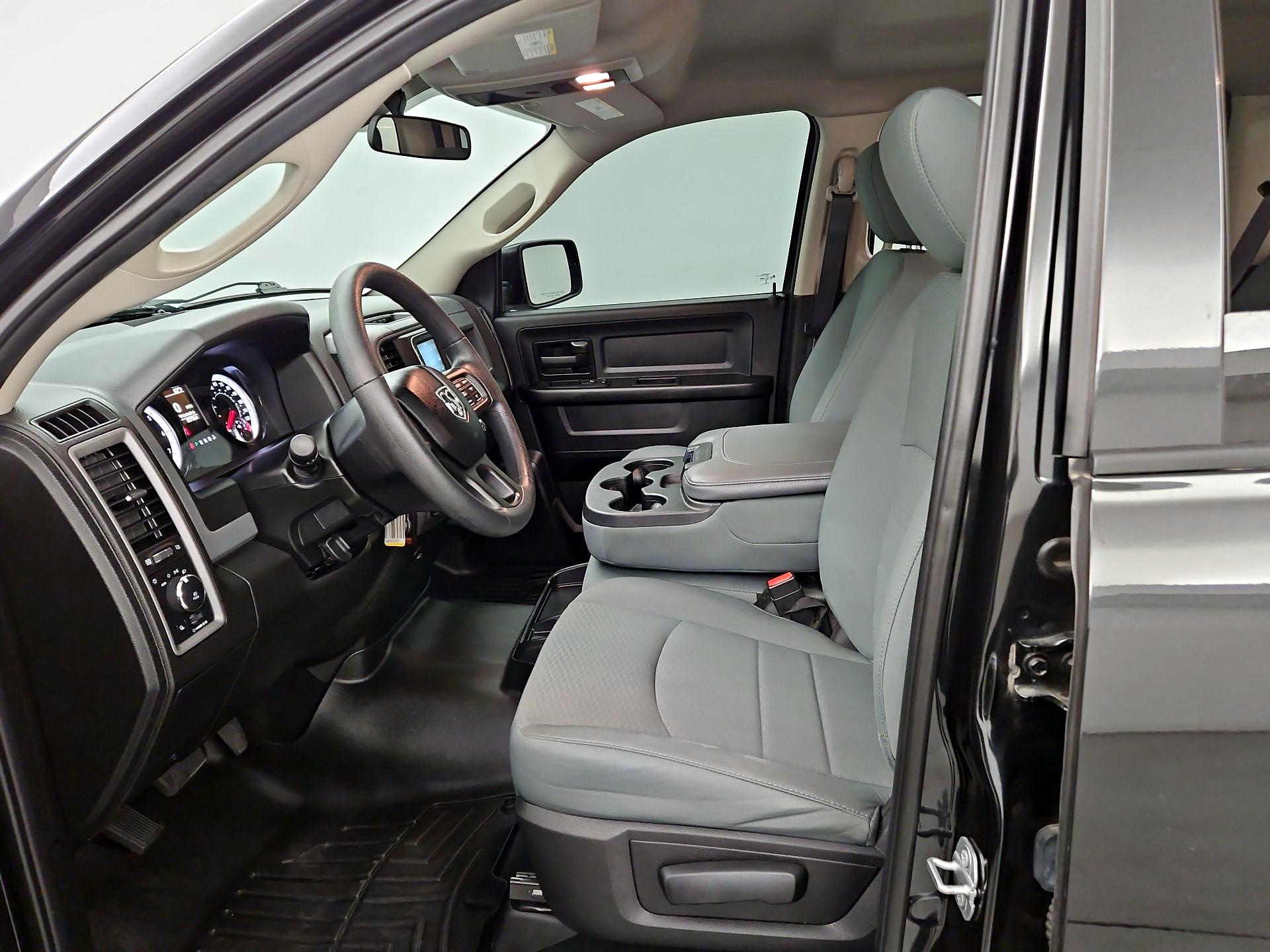 Thumbnail: 2019 RAM 1500 Classic - 11