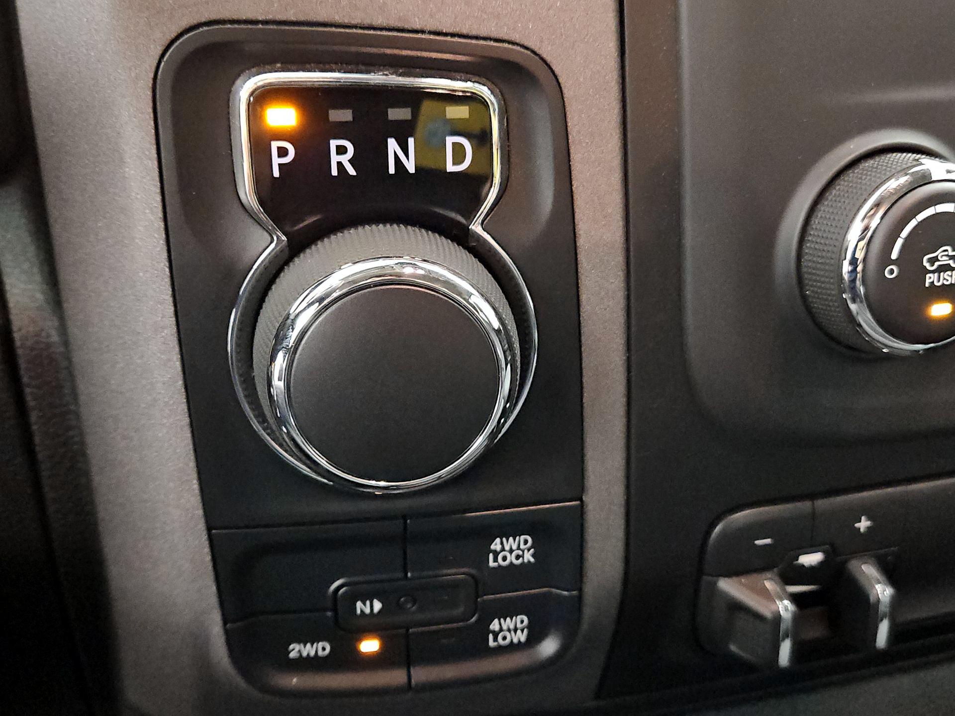 Thumbnail: 2019 RAM 1500 Classic - 17