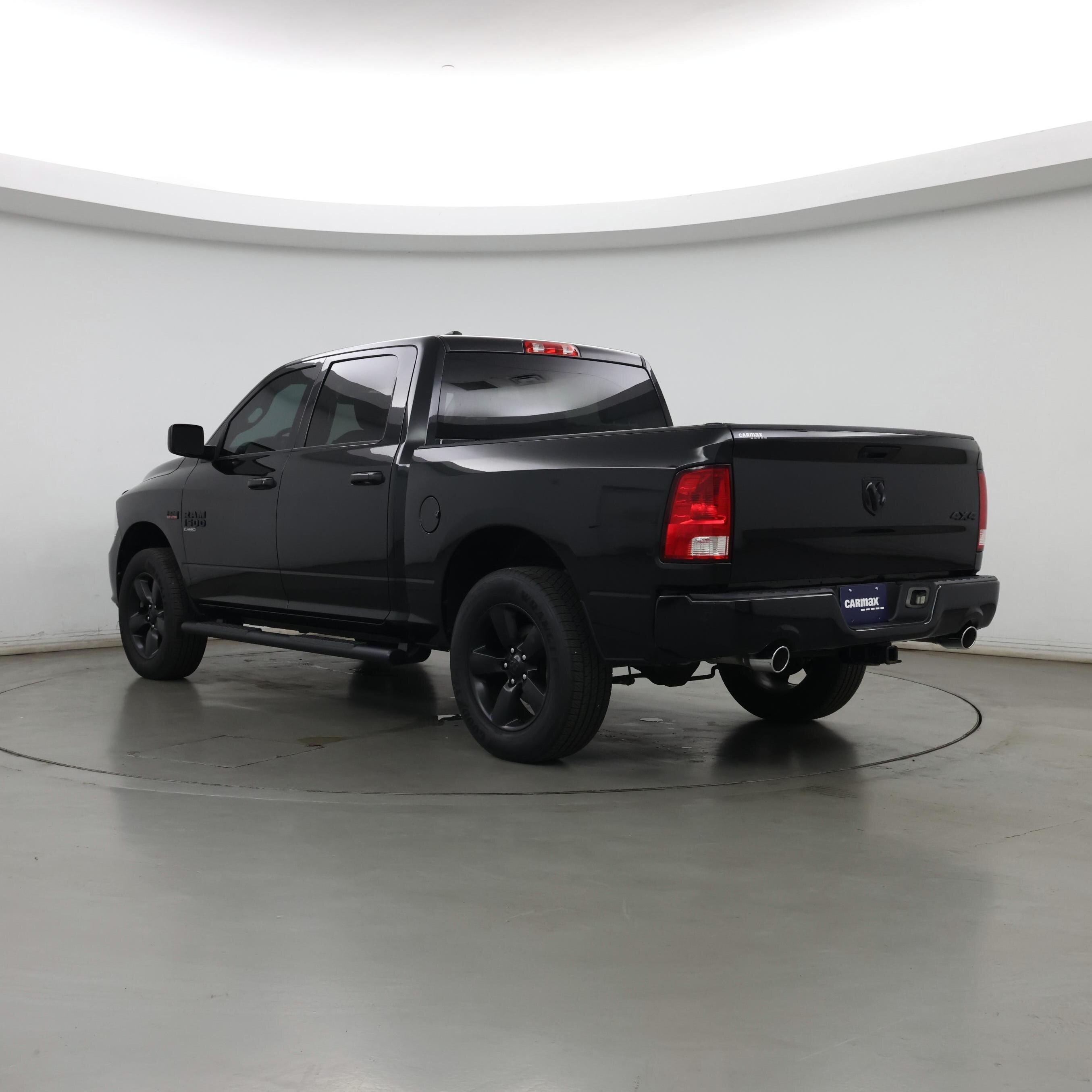 Thumbnail: 2019 RAM 1500 Classic - 2