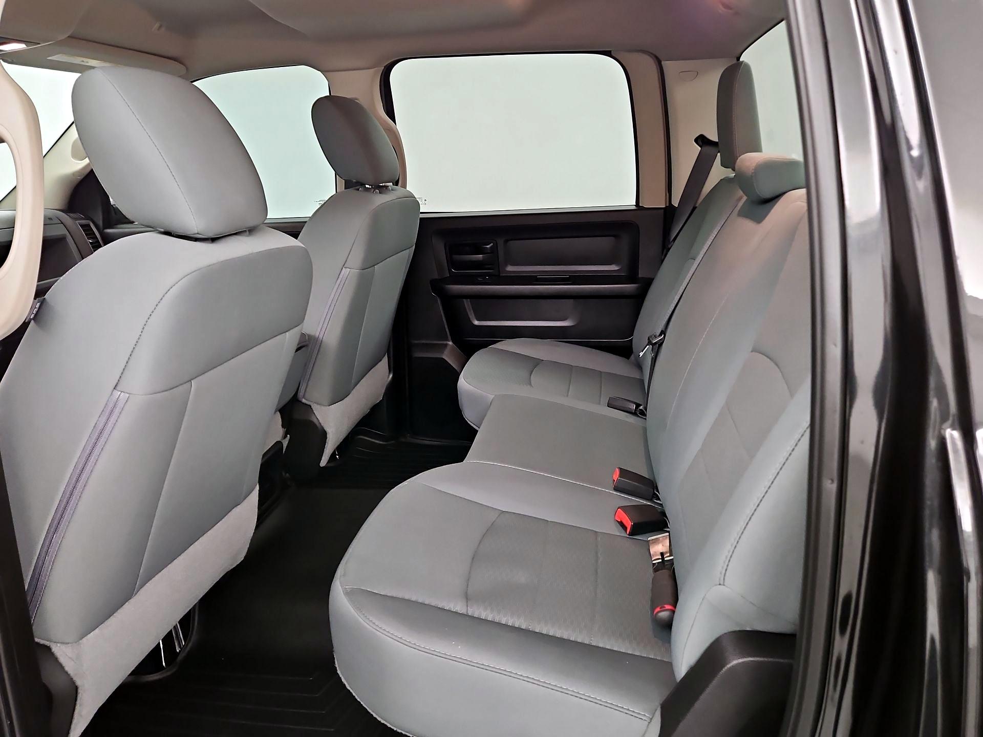 Thumbnail: 2019 RAM 1500 Classic - 19