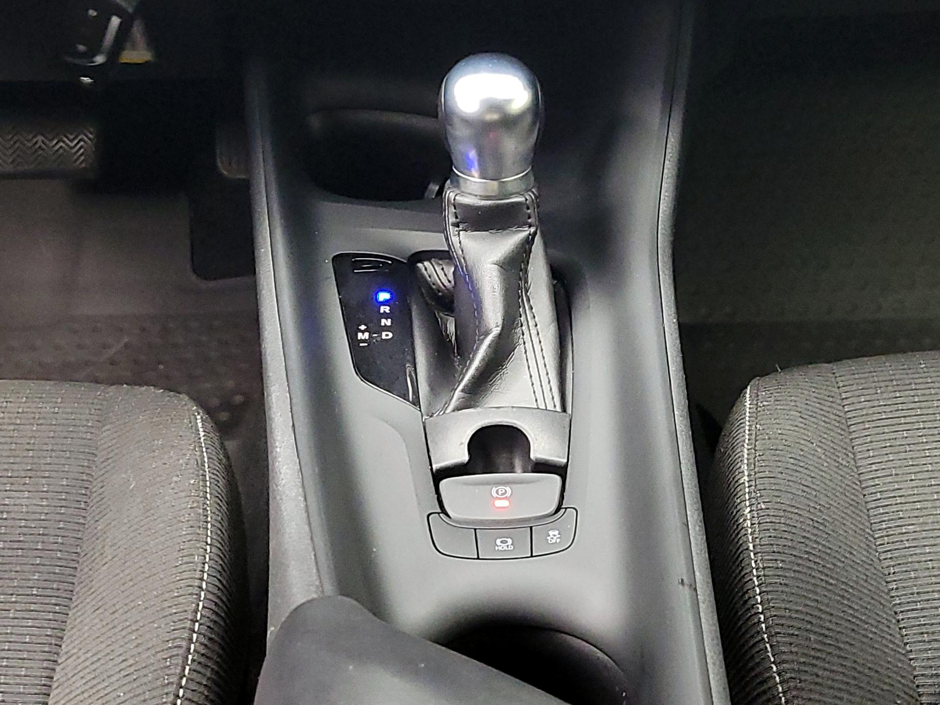 Thumbnail: 2019 Toyota C-HR - 18