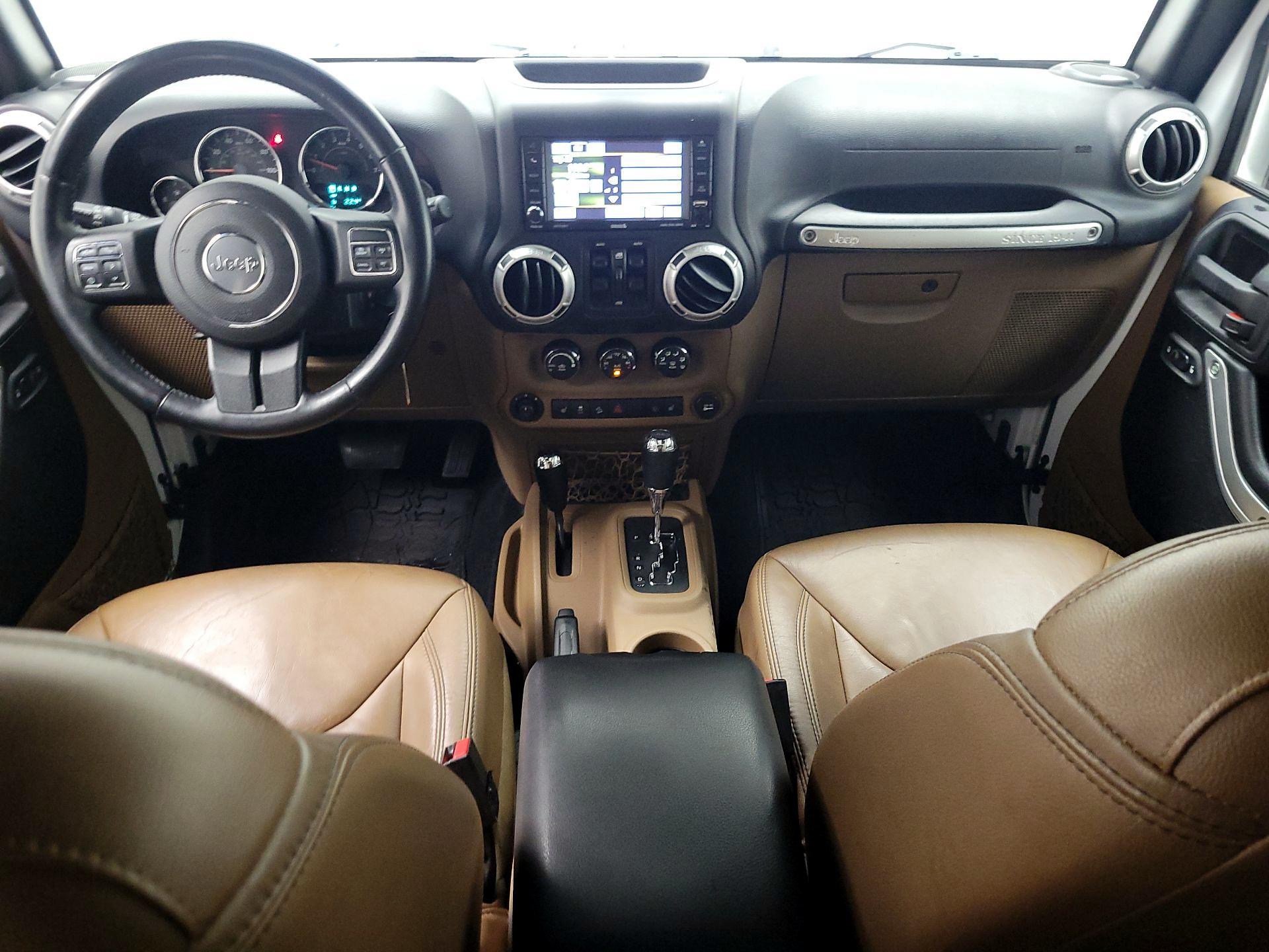 Thumbnail: 2015 Jeep Wrangler - 9