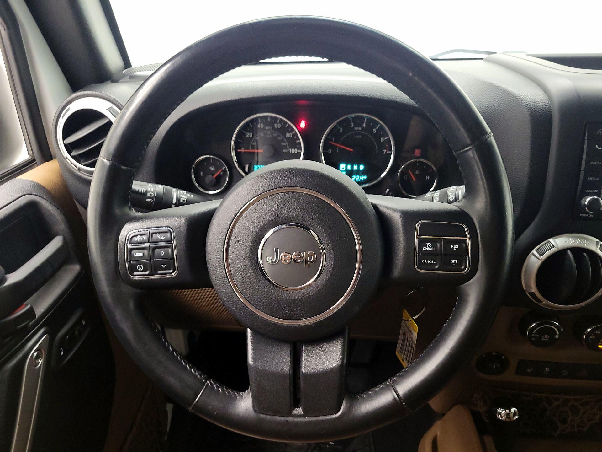 Thumbnail: 2015 Jeep Wrangler - 10