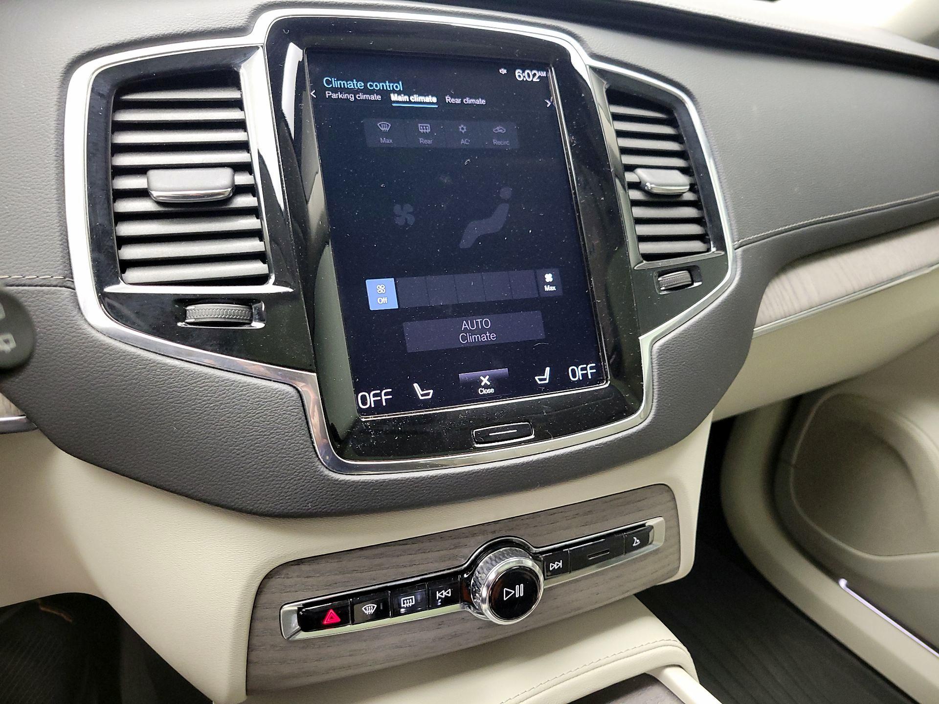 Thumbnail: 2022 Volvo XC90 - 17