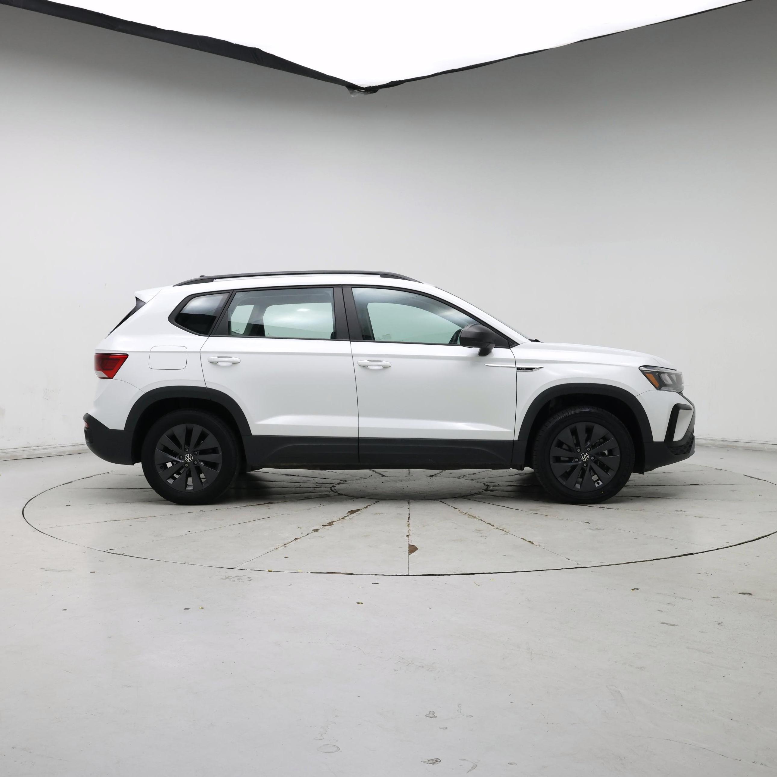 Thumbnail: 2022 Volkswagen Taos - 7