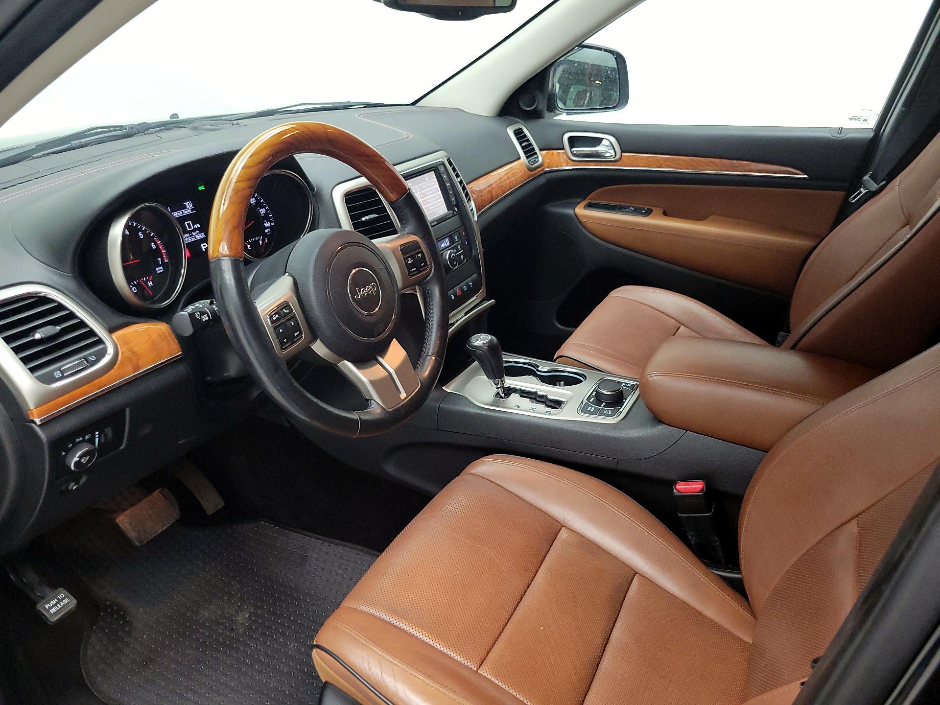 Thumbnail: 2013 Jeep Grand Cherokee - 11