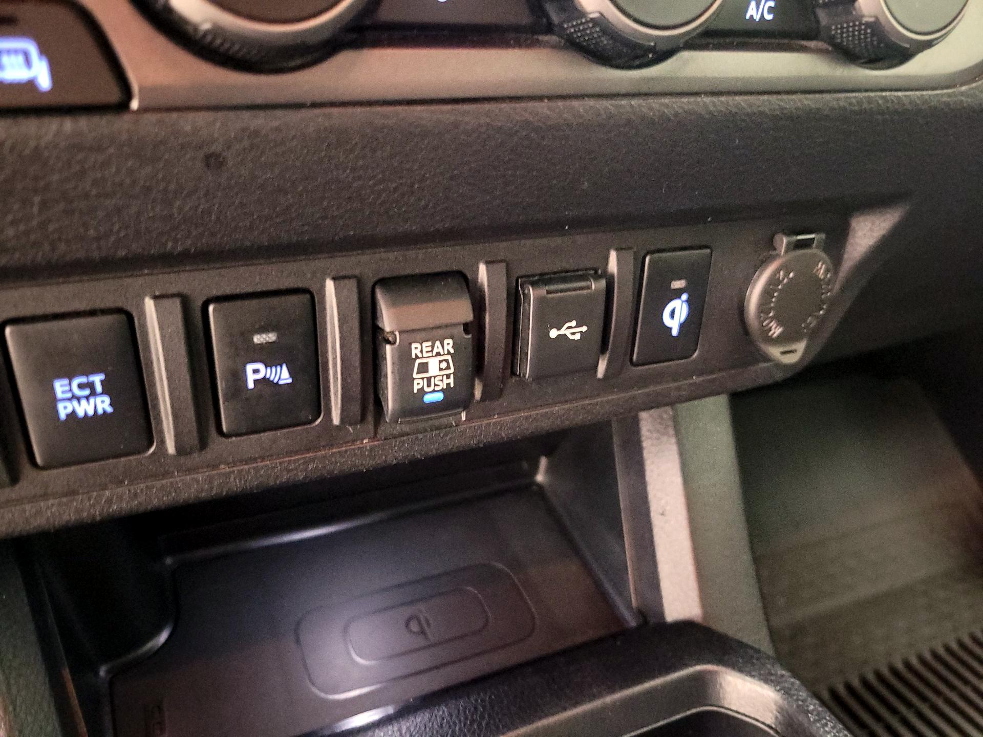 Thumbnail: 2020 Toyota Tacoma - 19