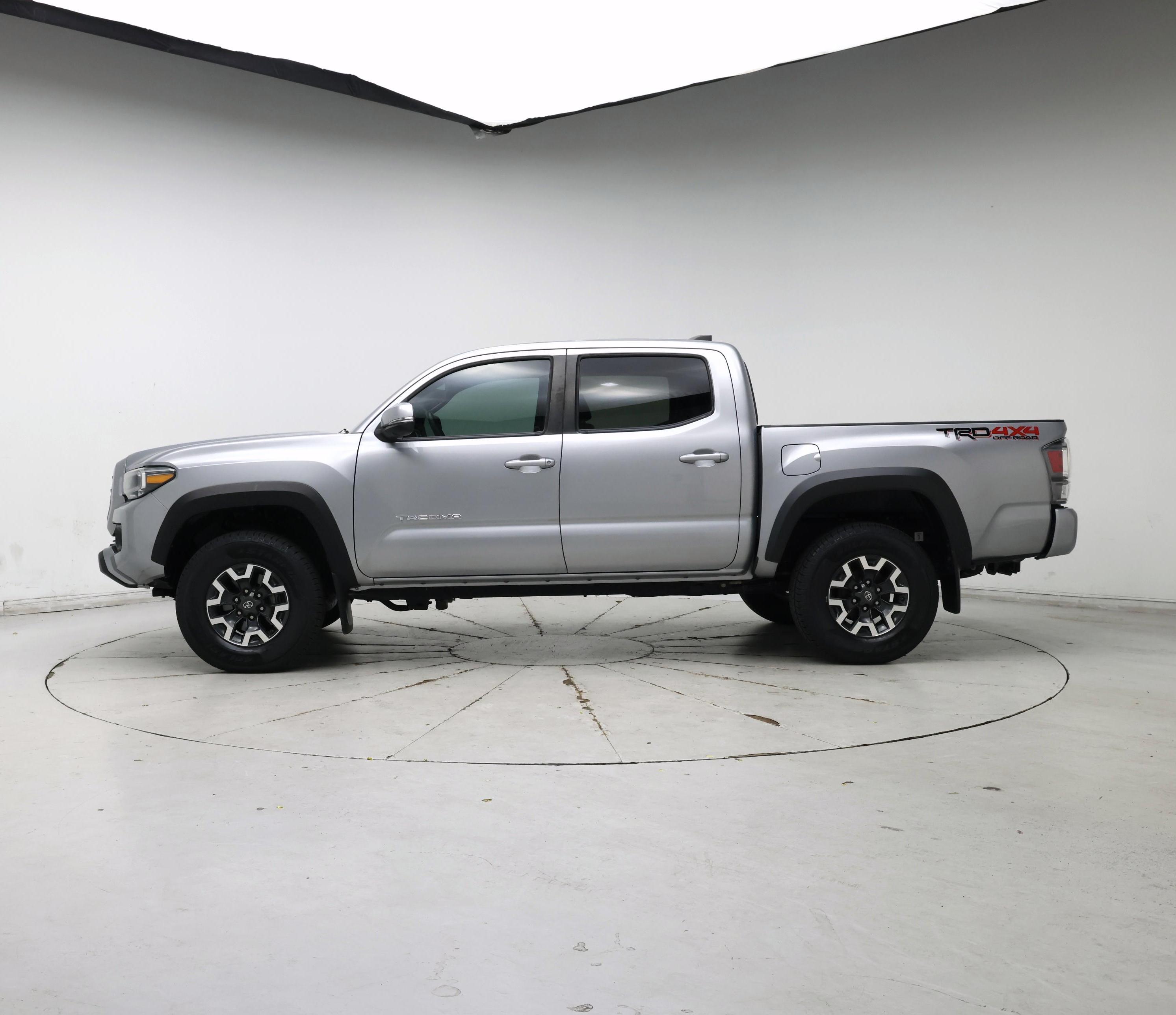 Thumbnail: 2020 Toyota Tacoma - 3