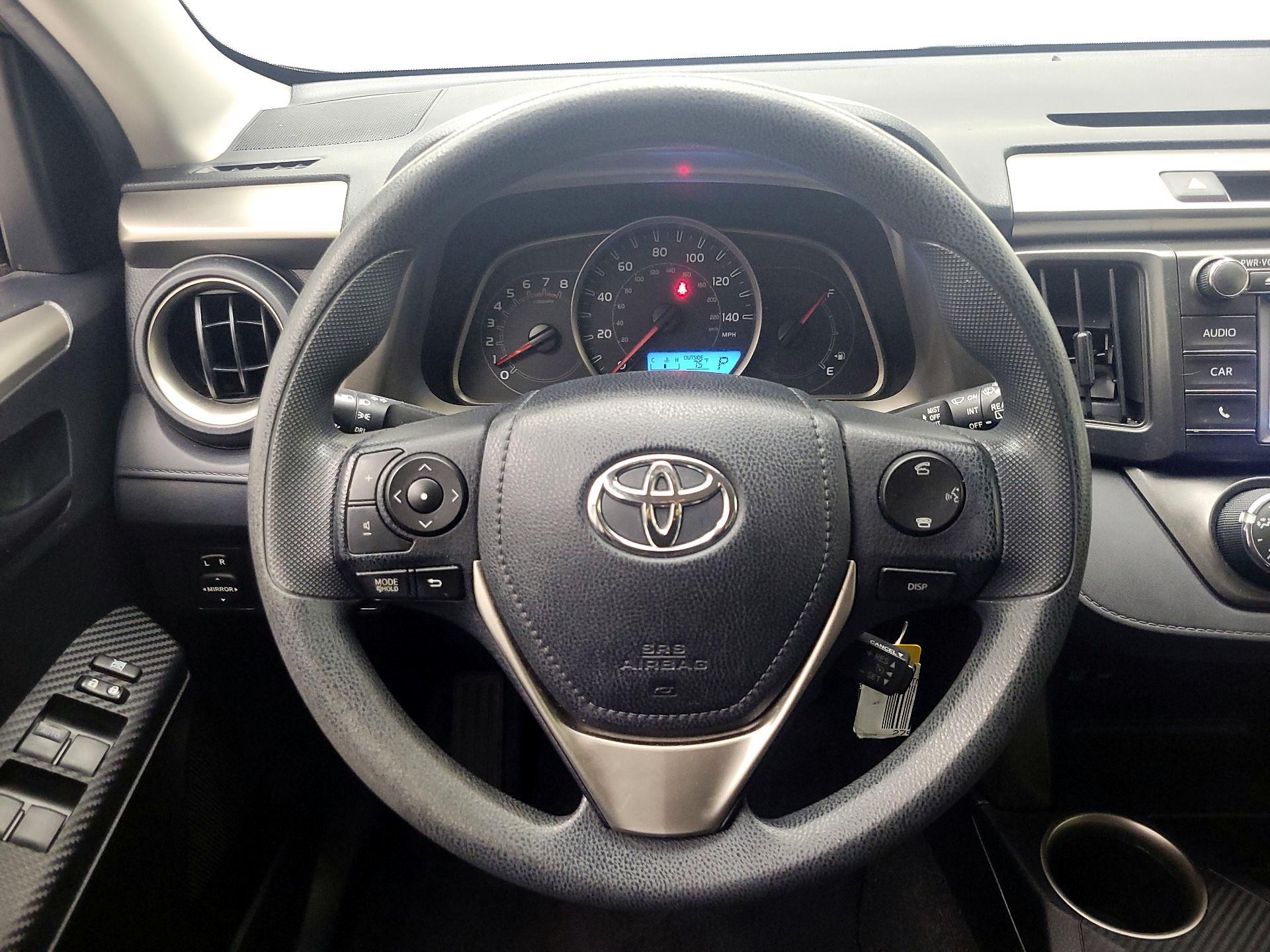 Thumbnail: 2015 Toyota RAV4 - 10
