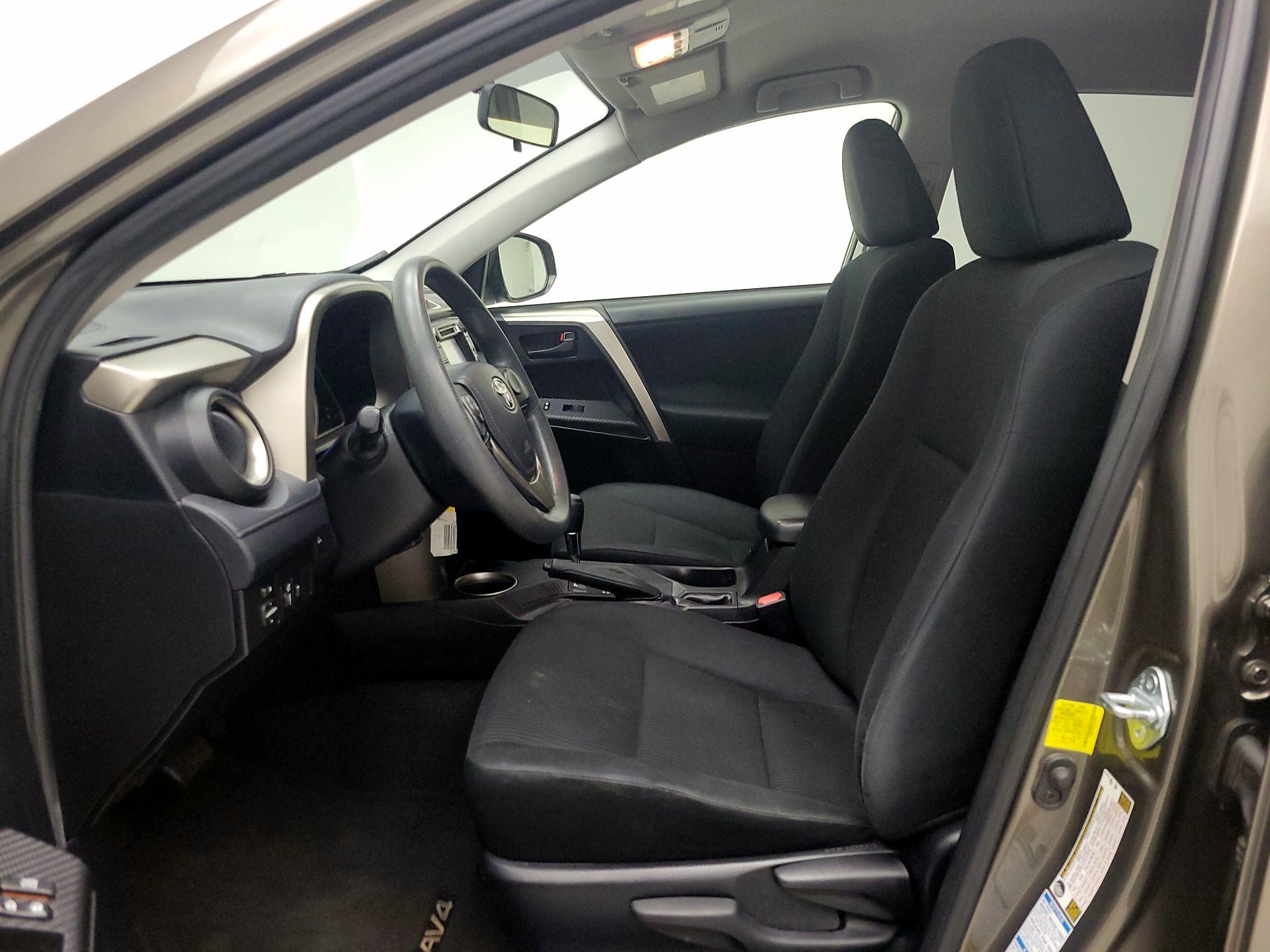 Thumbnail: 2015 Toyota RAV4 - 11