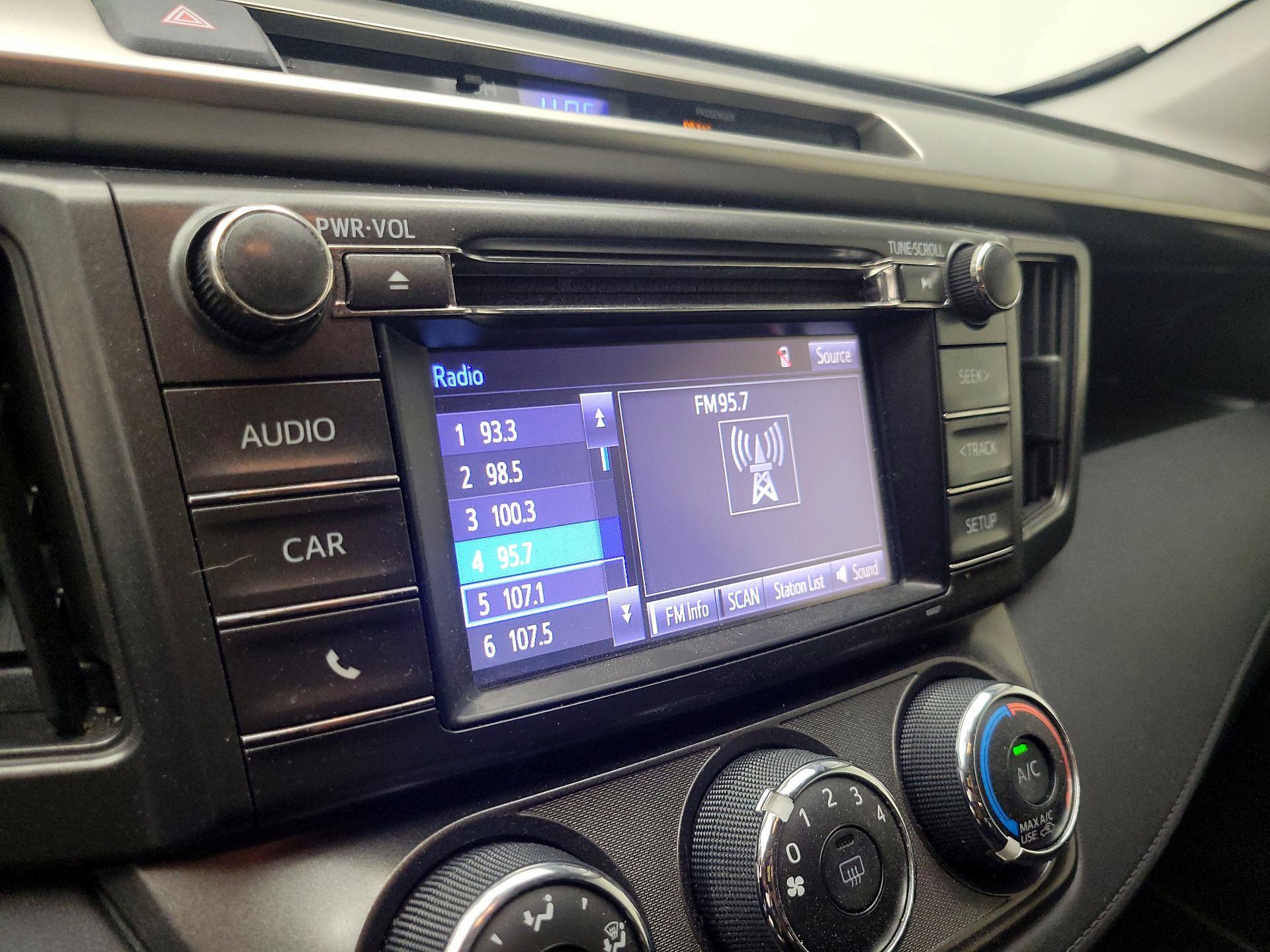 Thumbnail: 2015 Toyota RAV4 - 15