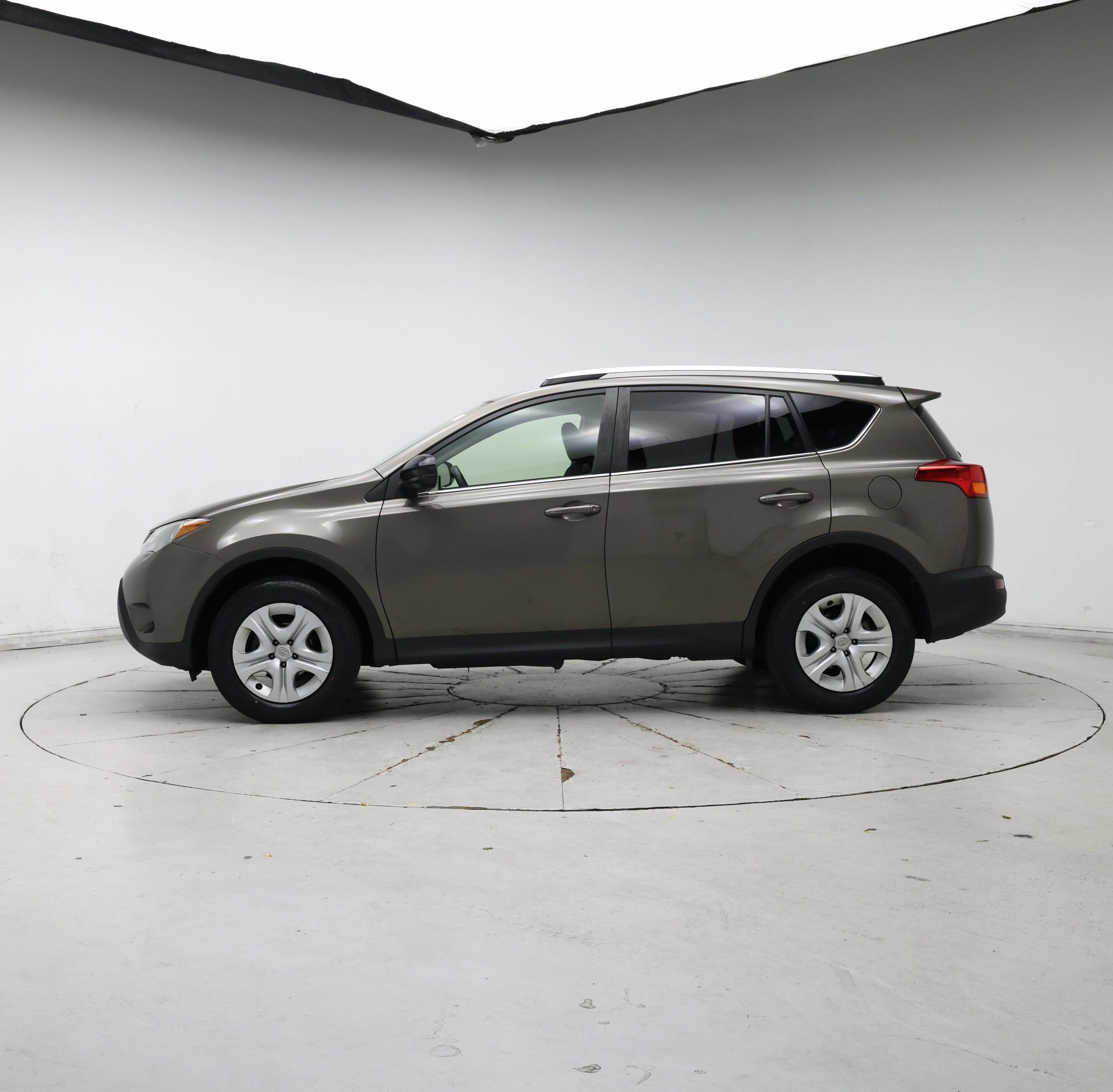 Thumbnail: 2015 Toyota RAV4 - 3