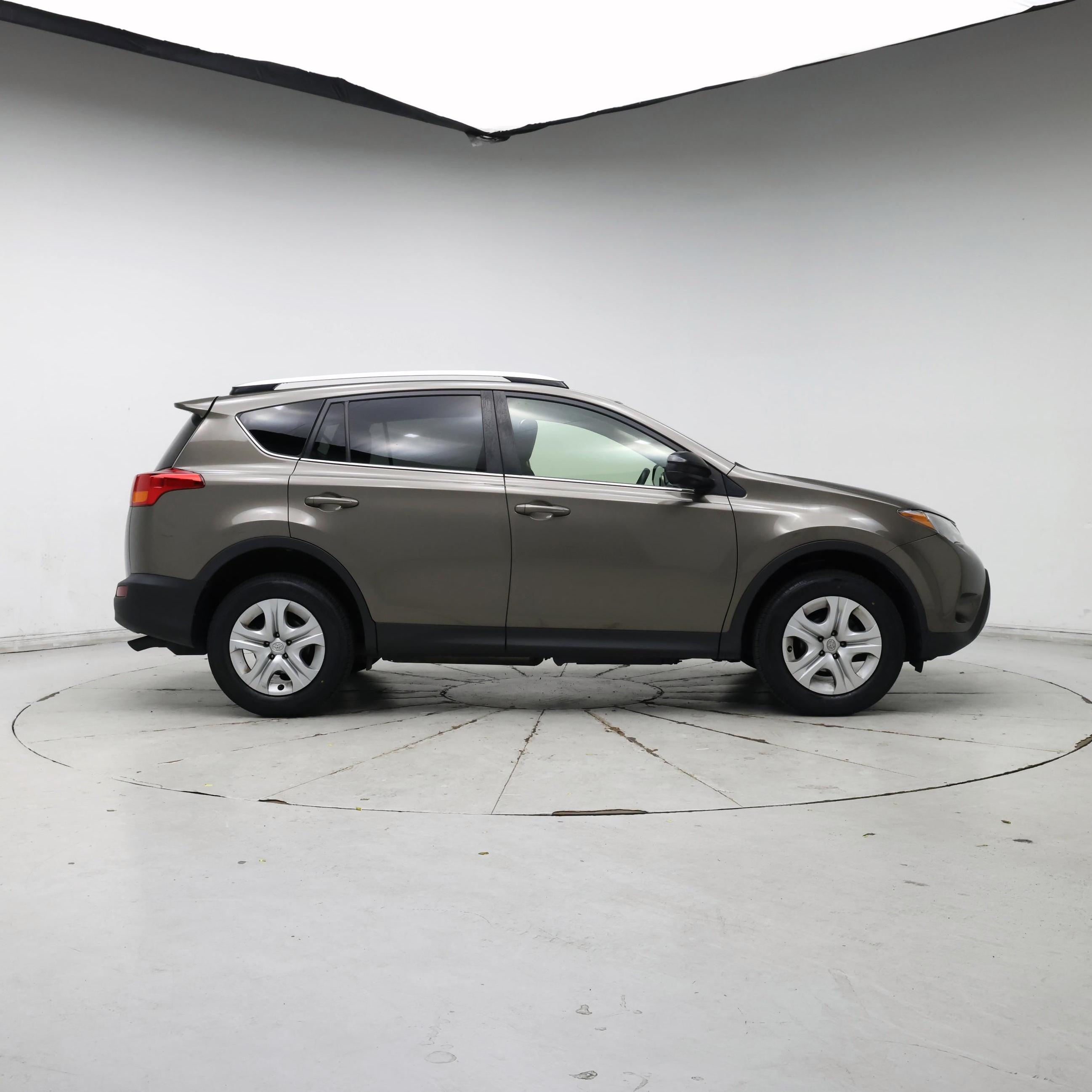 Thumbnail: 2015 Toyota RAV4 - 7