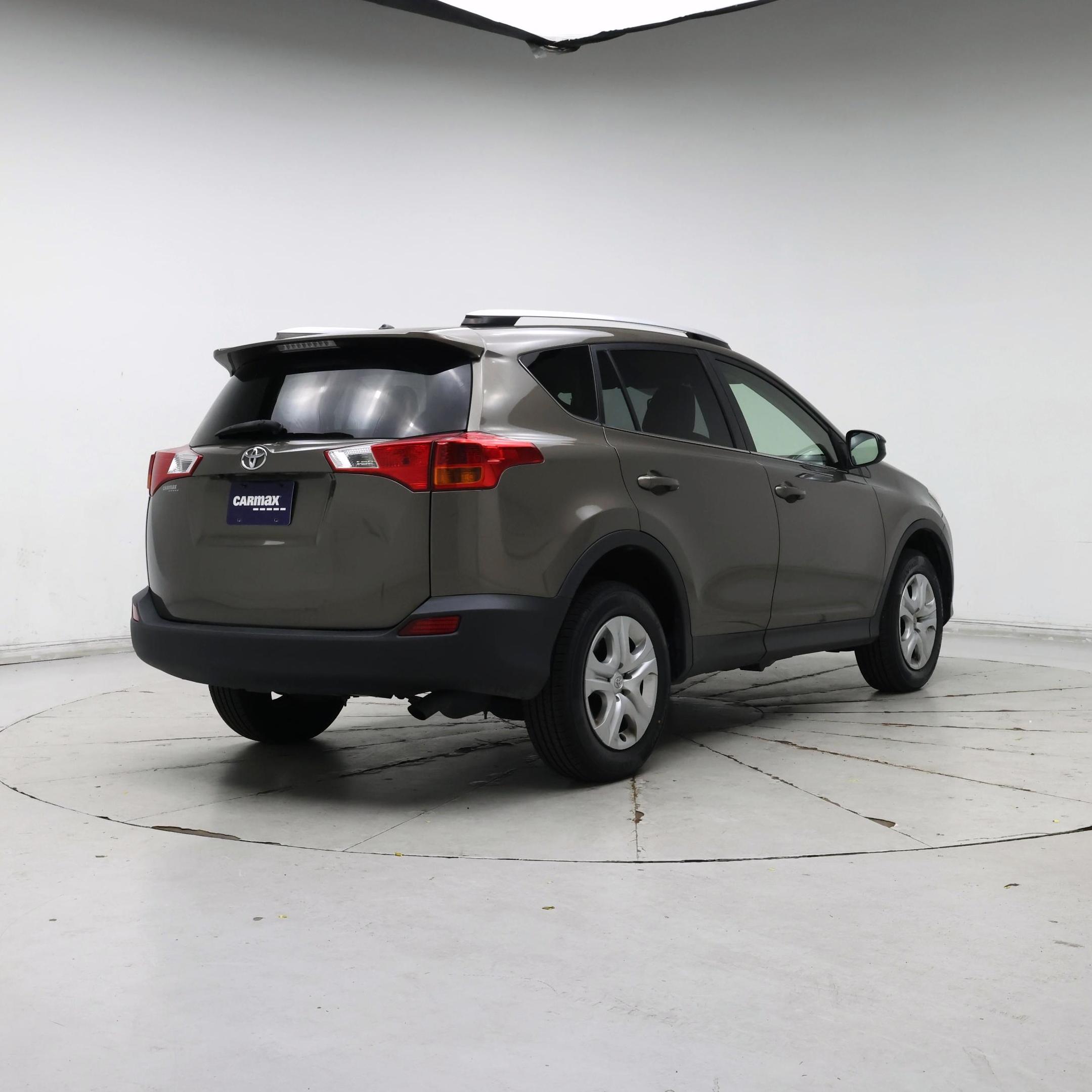 Thumbnail: 2015 Toyota RAV4 - 8