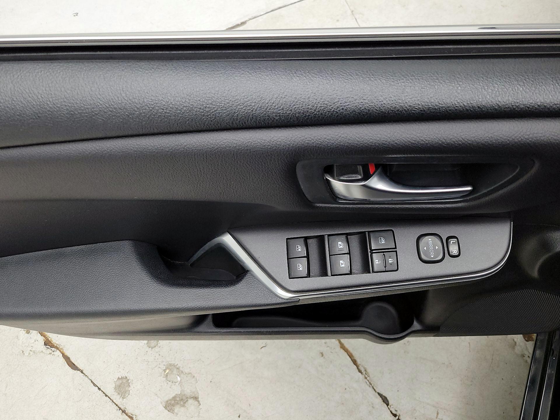 Thumbnail: 2016 Toyota Camry - 12