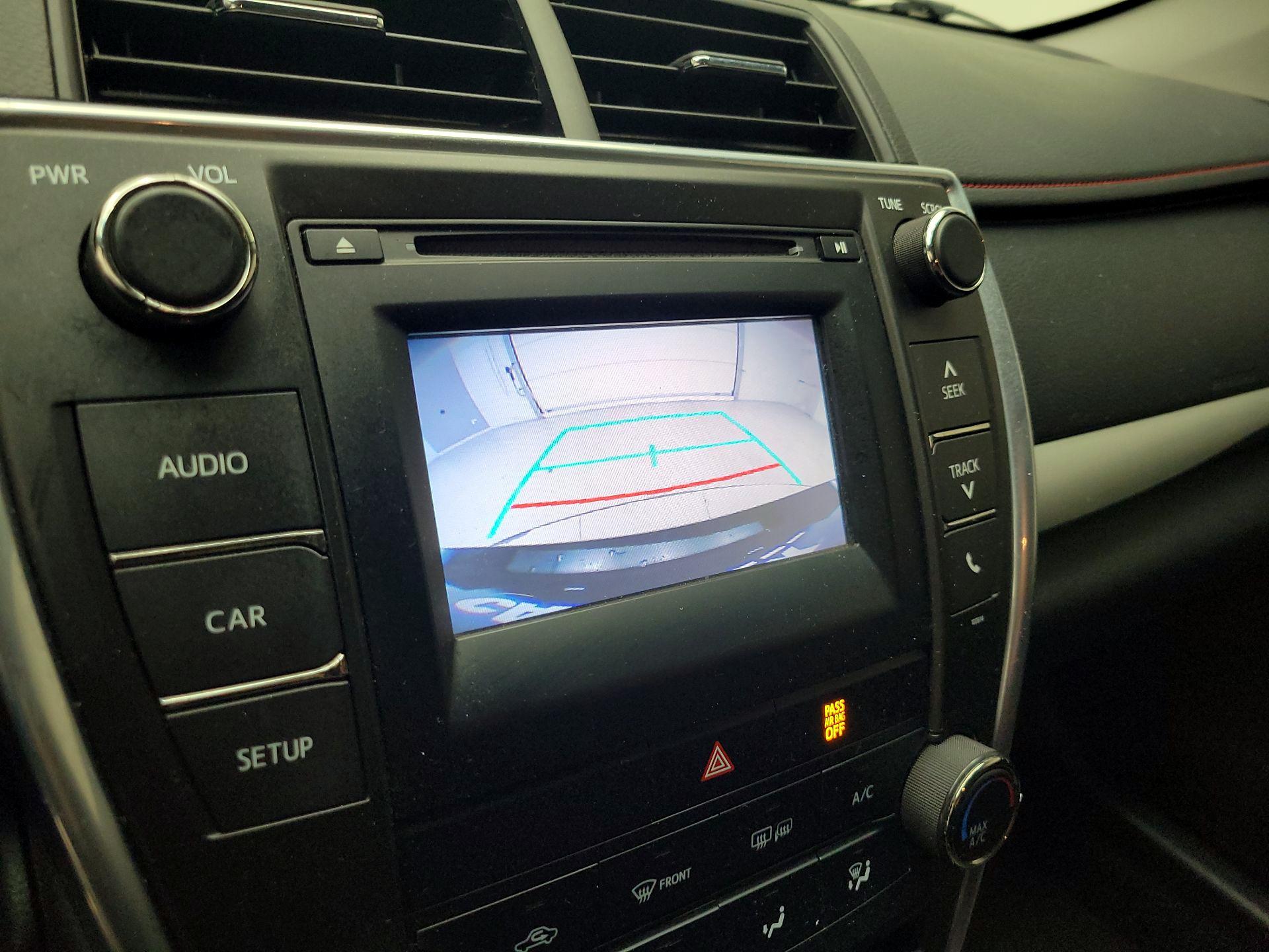 Thumbnail: 2016 Toyota Camry - 14