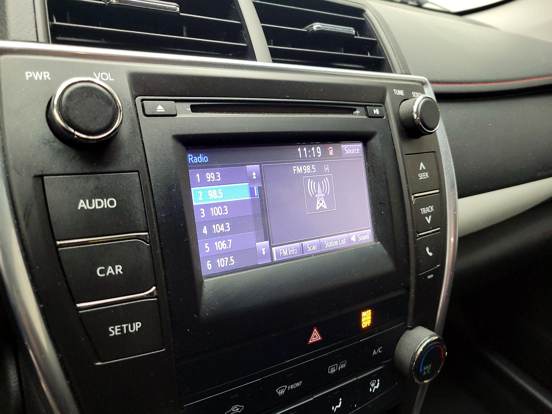 Thumbnail: 2016 Toyota Camry - 15