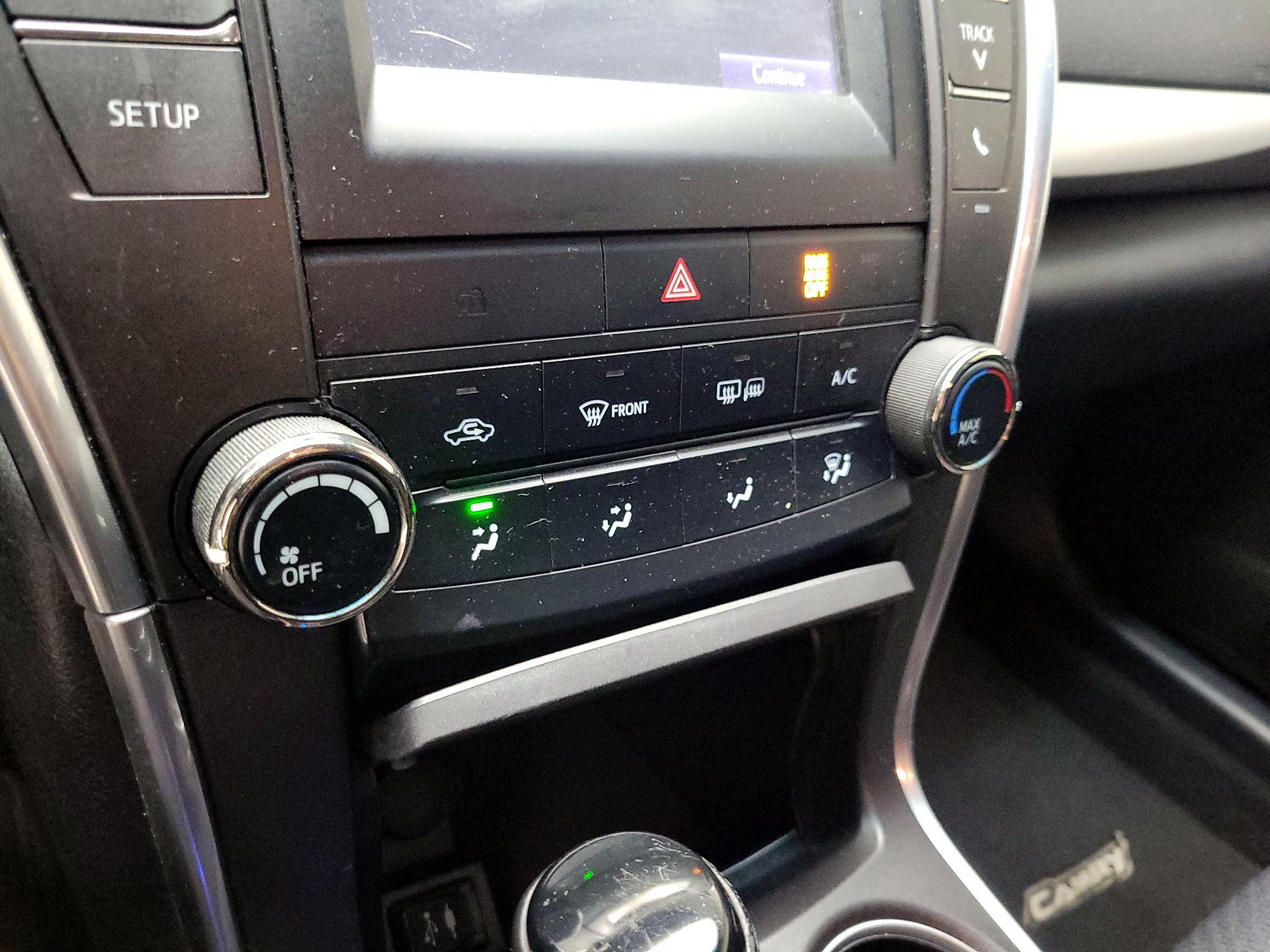 Thumbnail: 2016 Toyota Camry - 16