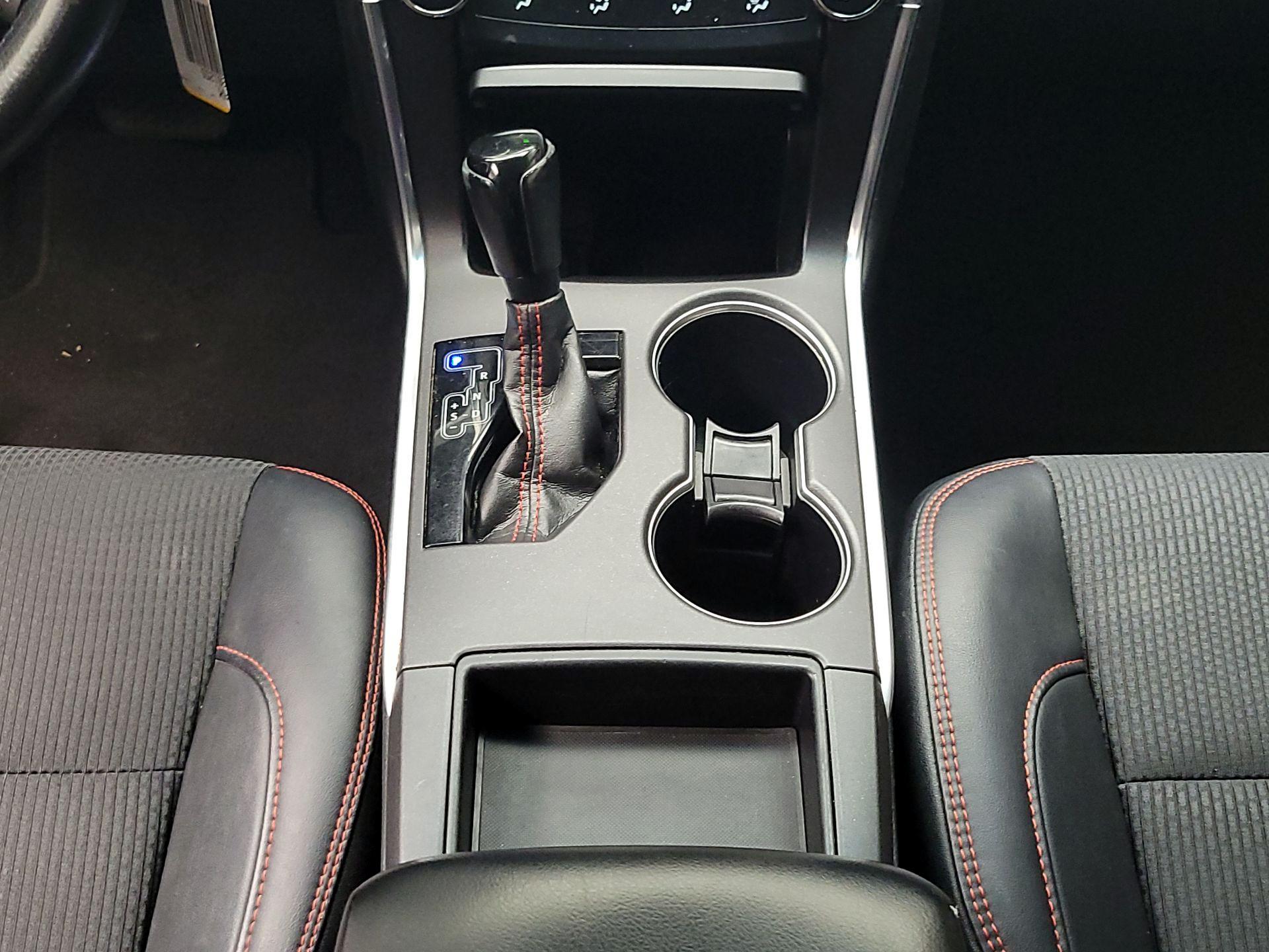 Thumbnail: 2016 Toyota Camry - 17