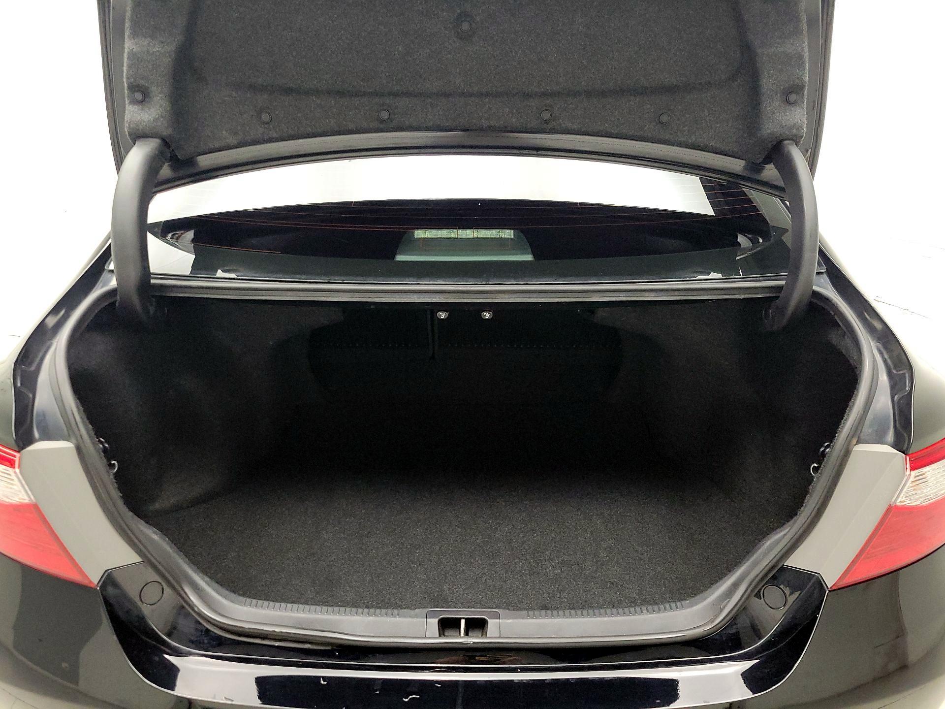 Thumbnail: 2016 Toyota Camry - 20