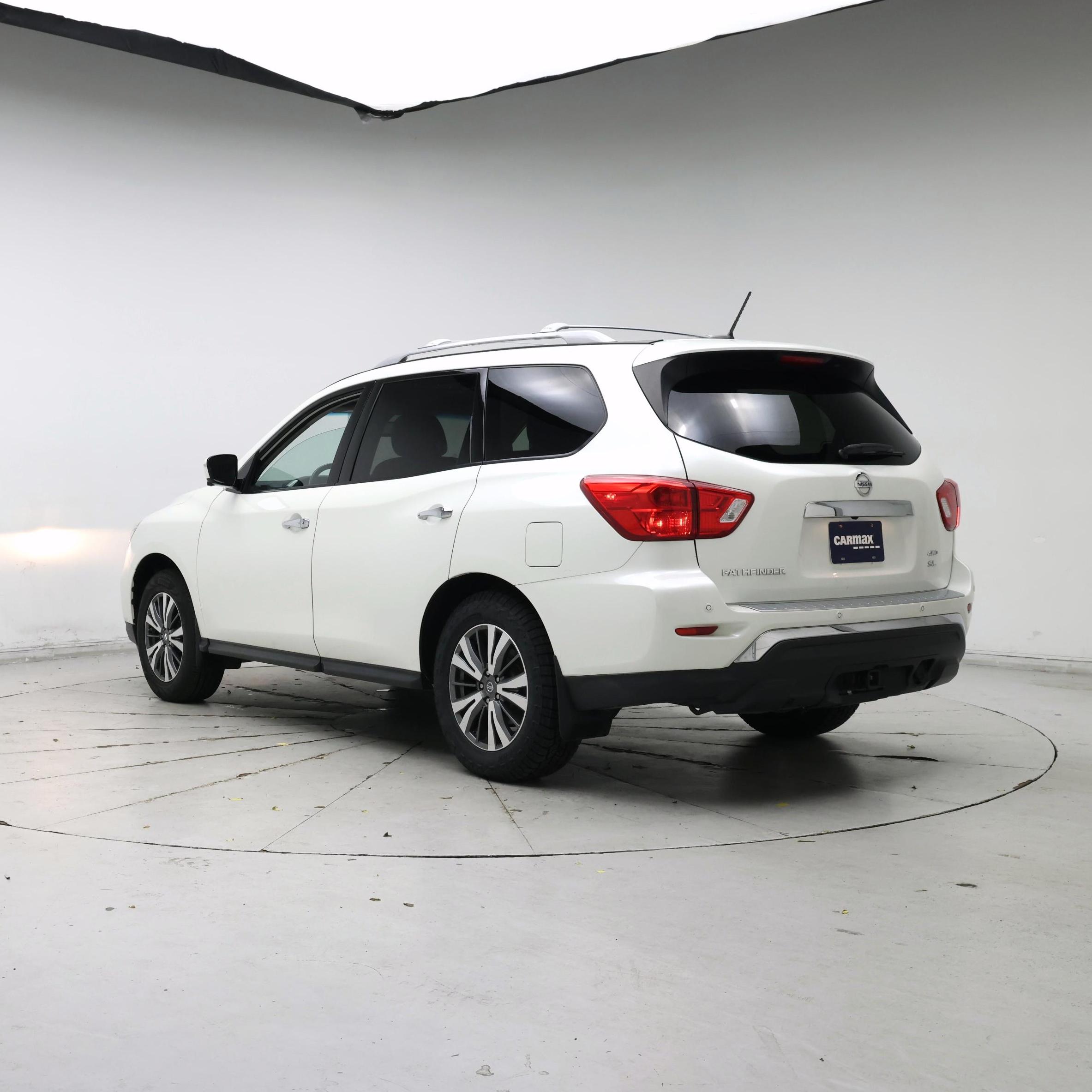 Thumbnail: 2017 Nissan Pathfinder - 2