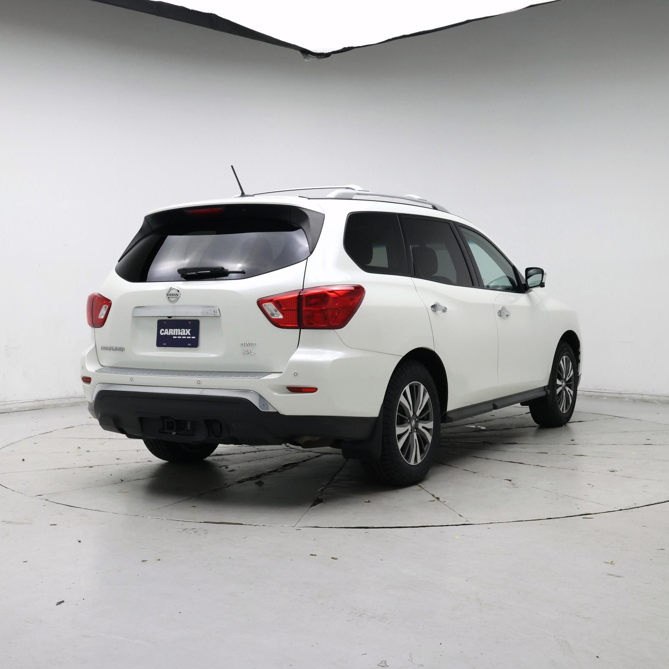 Thumbnail: 2017 Nissan Pathfinder - 8