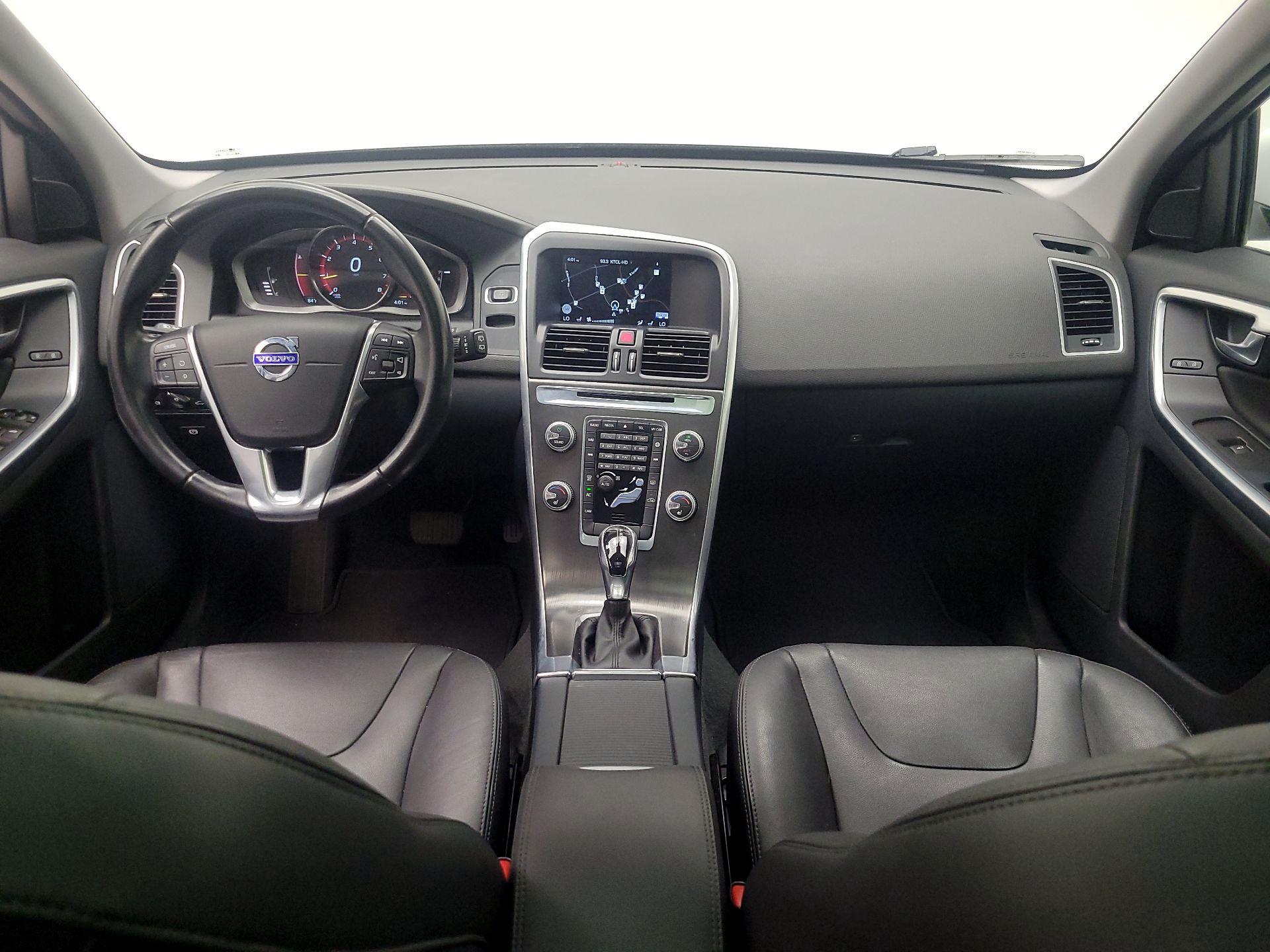 Thumbnail: 2016 Volvo XC60 - 9