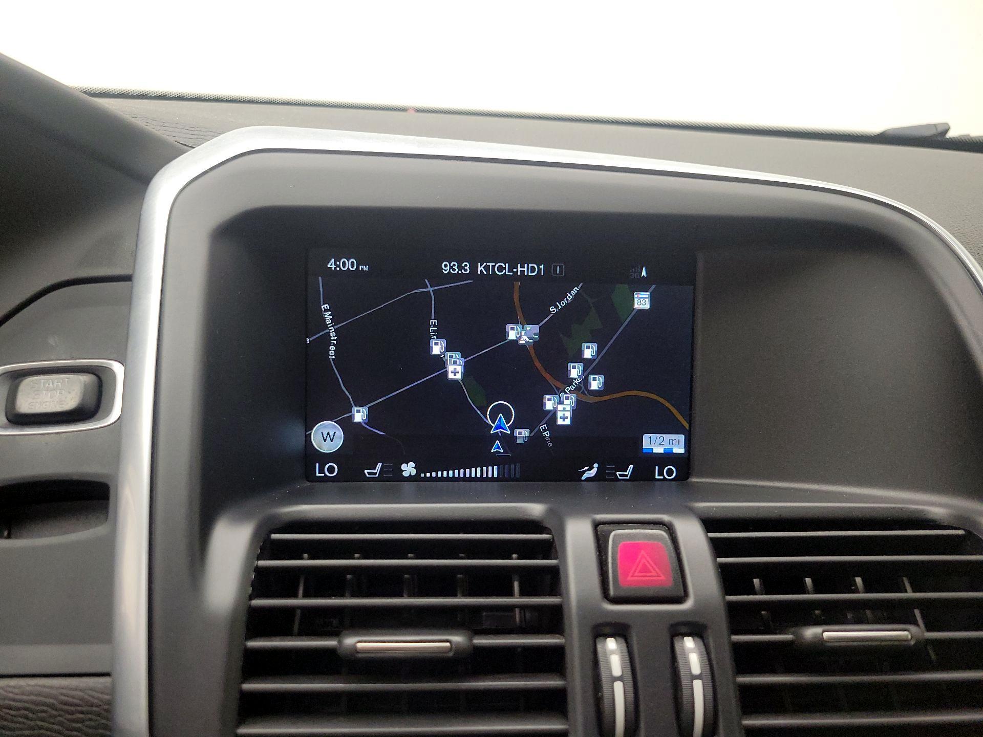 Thumbnail: 2016 Volvo XC60 - 14