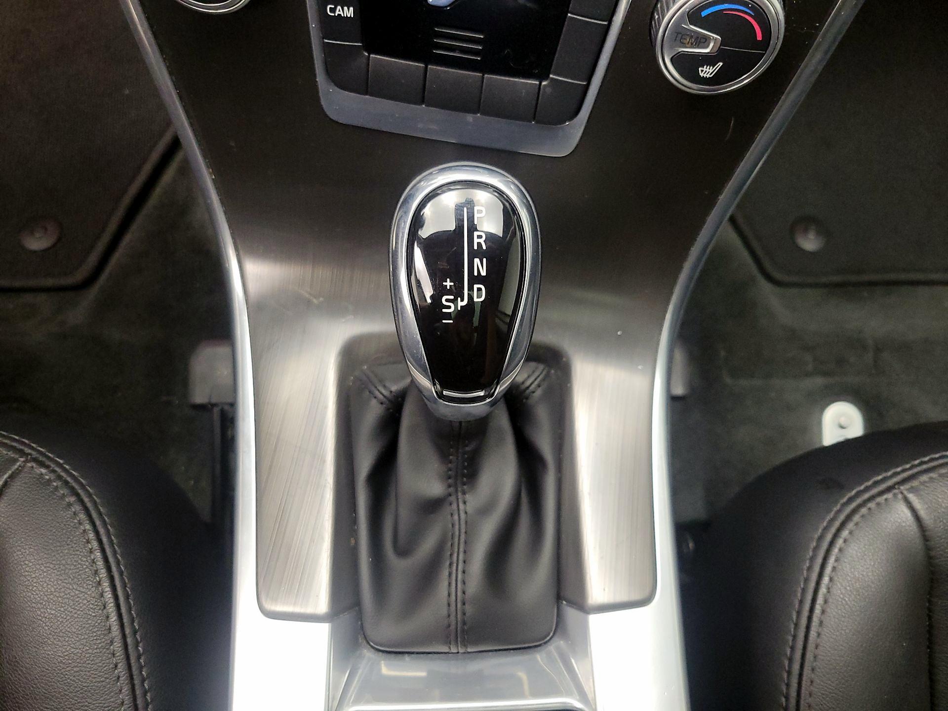 Thumbnail: 2016 Volvo XC60 - 18