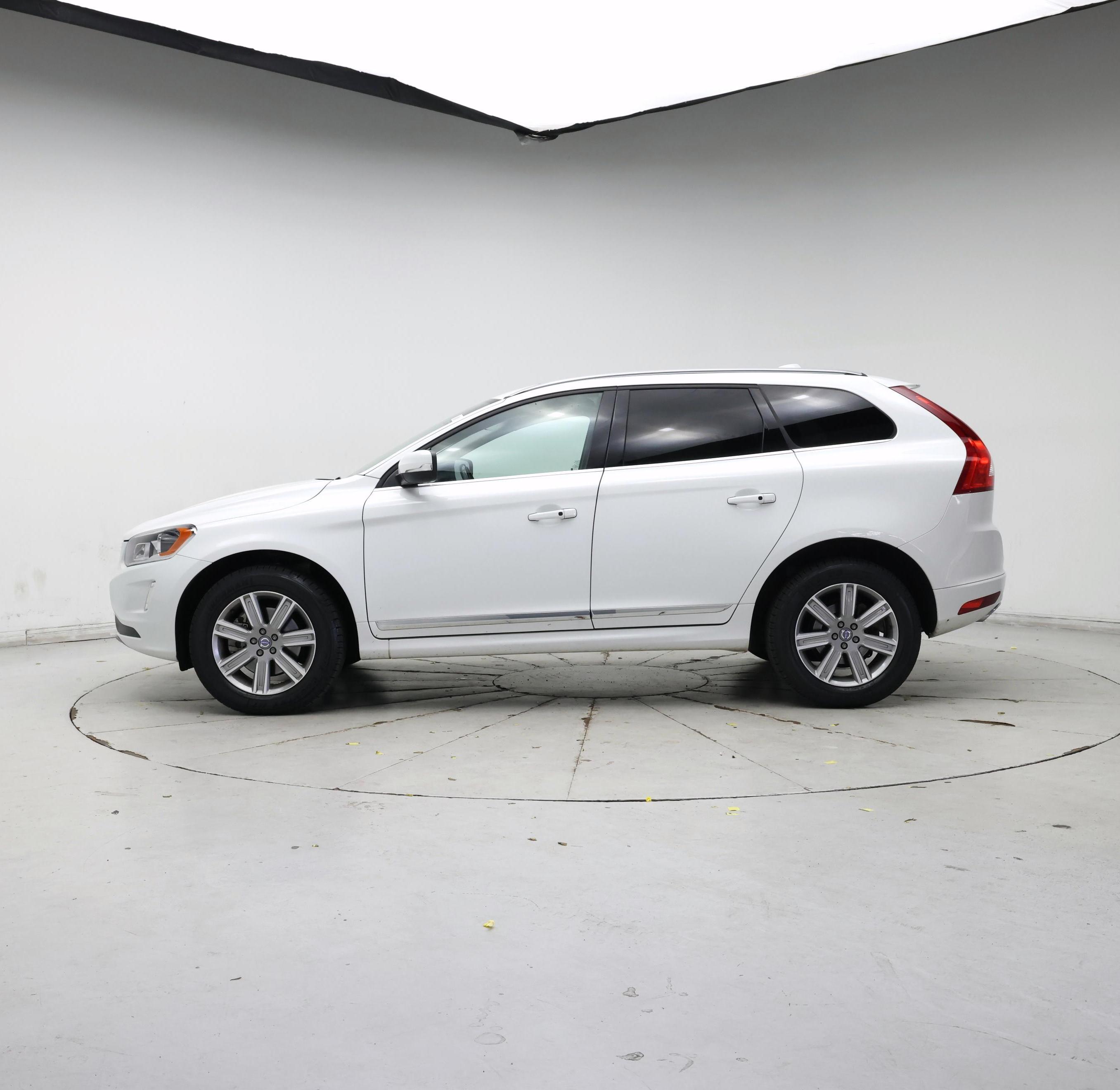 Thumbnail: 2016 Volvo XC60 - 3