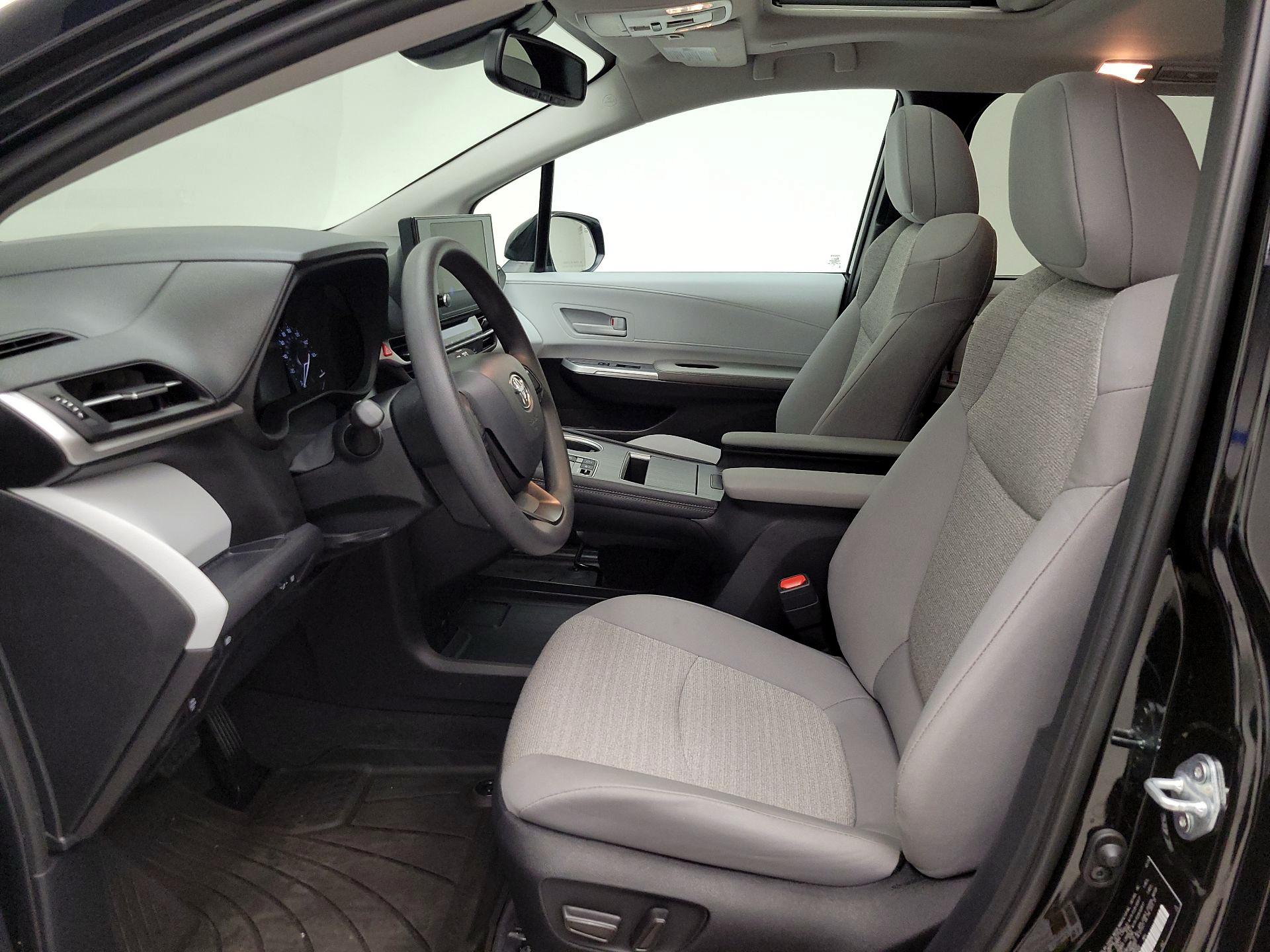 Thumbnail: 2025 Toyota Sienna - 11
