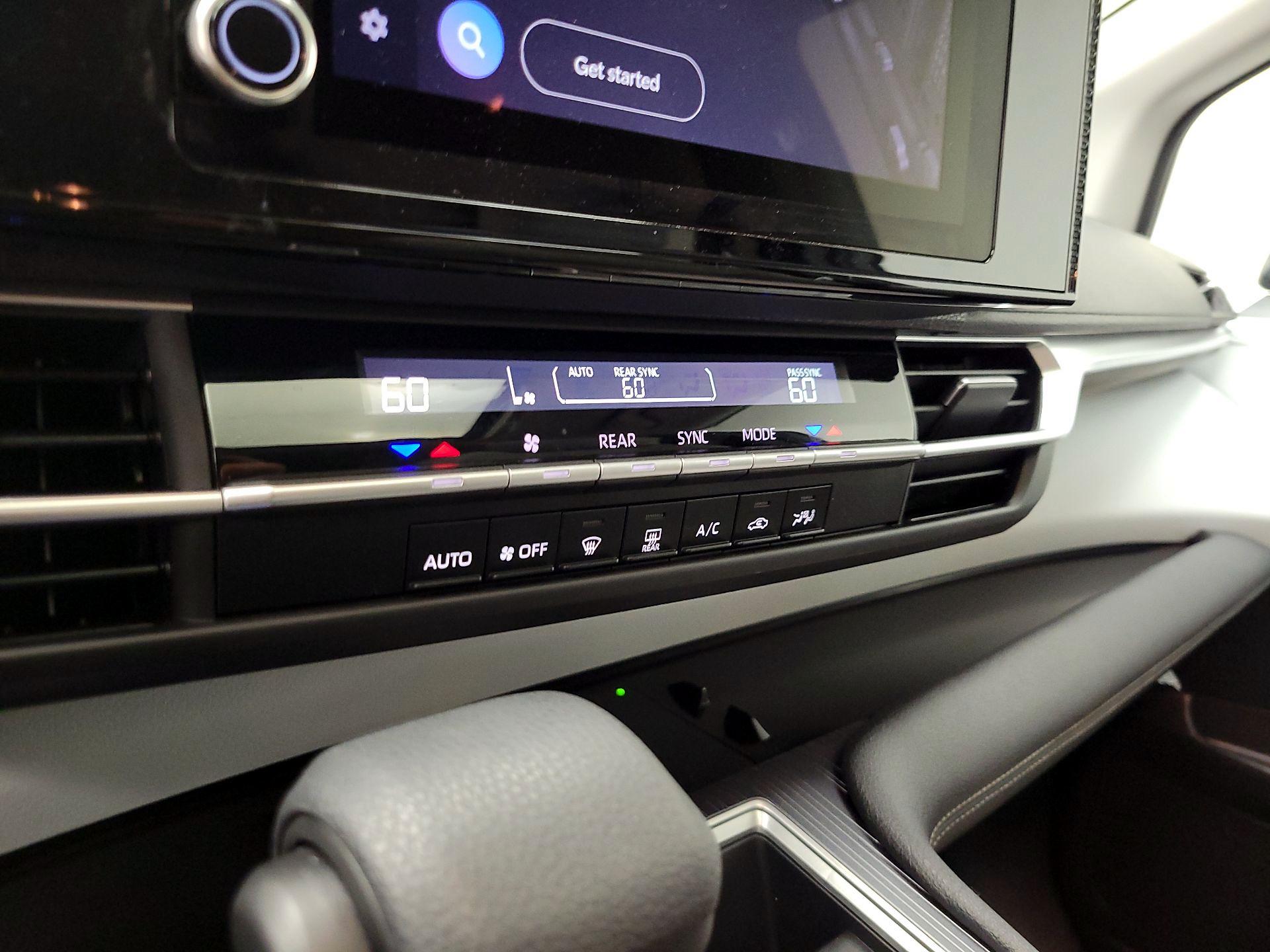 Thumbnail: 2025 Toyota Sienna - 17