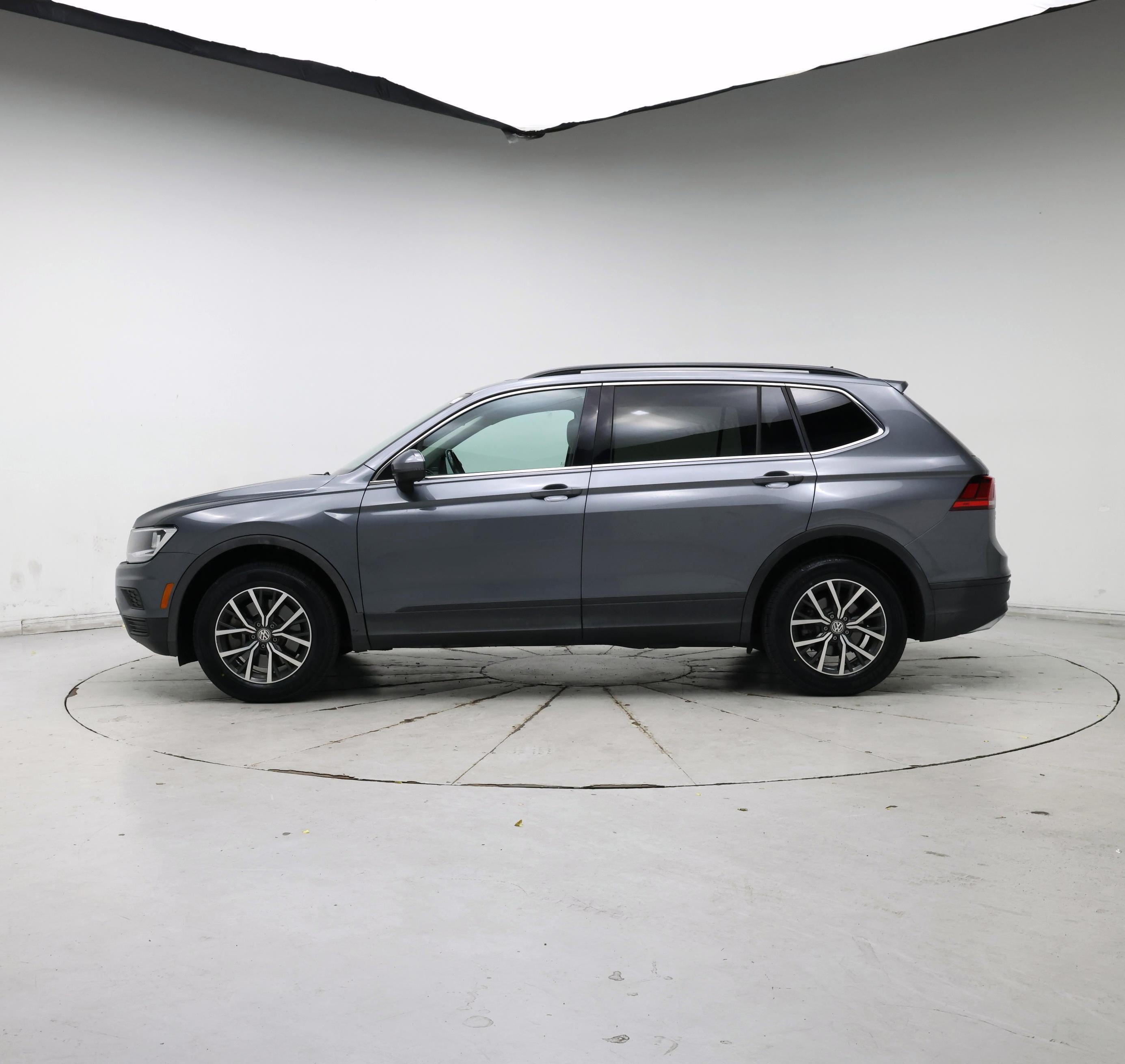 Thumbnail: 2019 Volkswagen Tiguan - 3