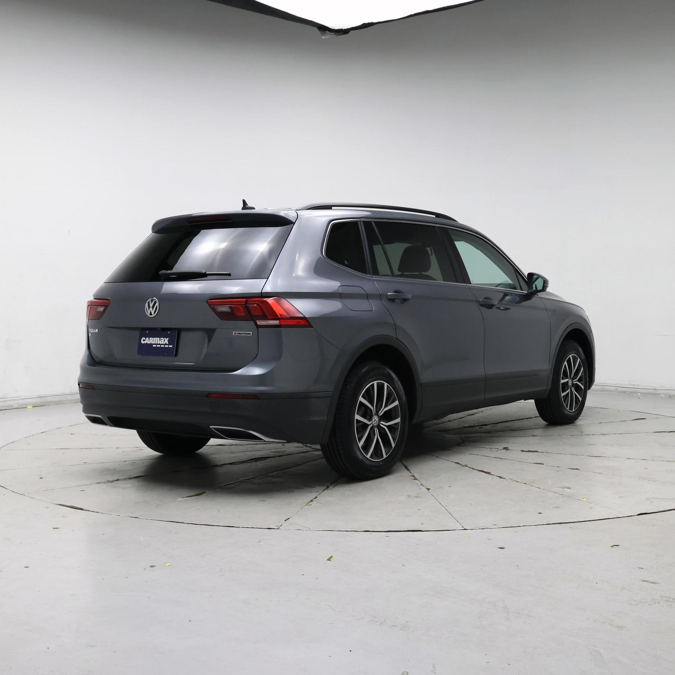 Thumbnail: 2019 Volkswagen Tiguan - 8