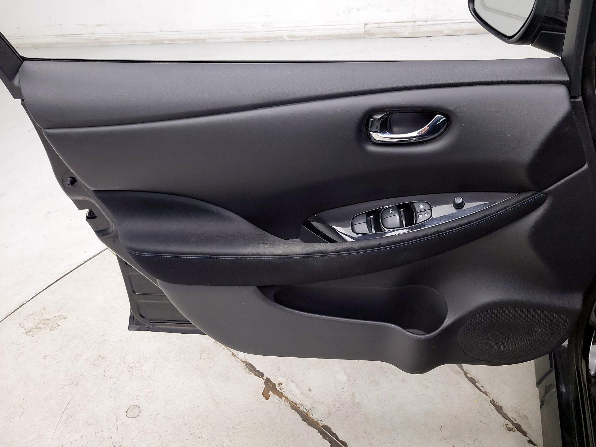 Thumbnail: 2020 Nissan Leaf - 12