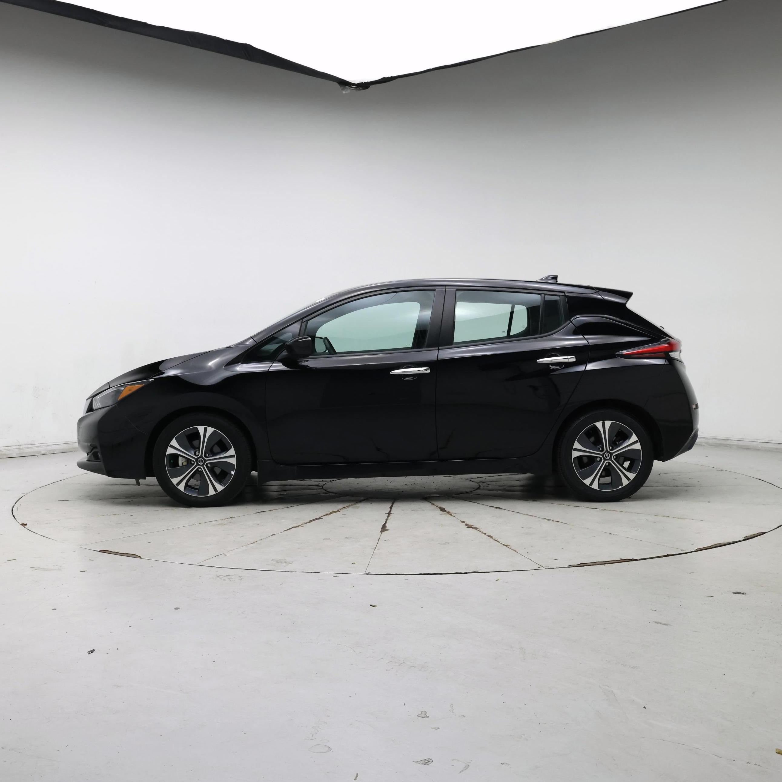 Thumbnail: 2020 Nissan Leaf - 3