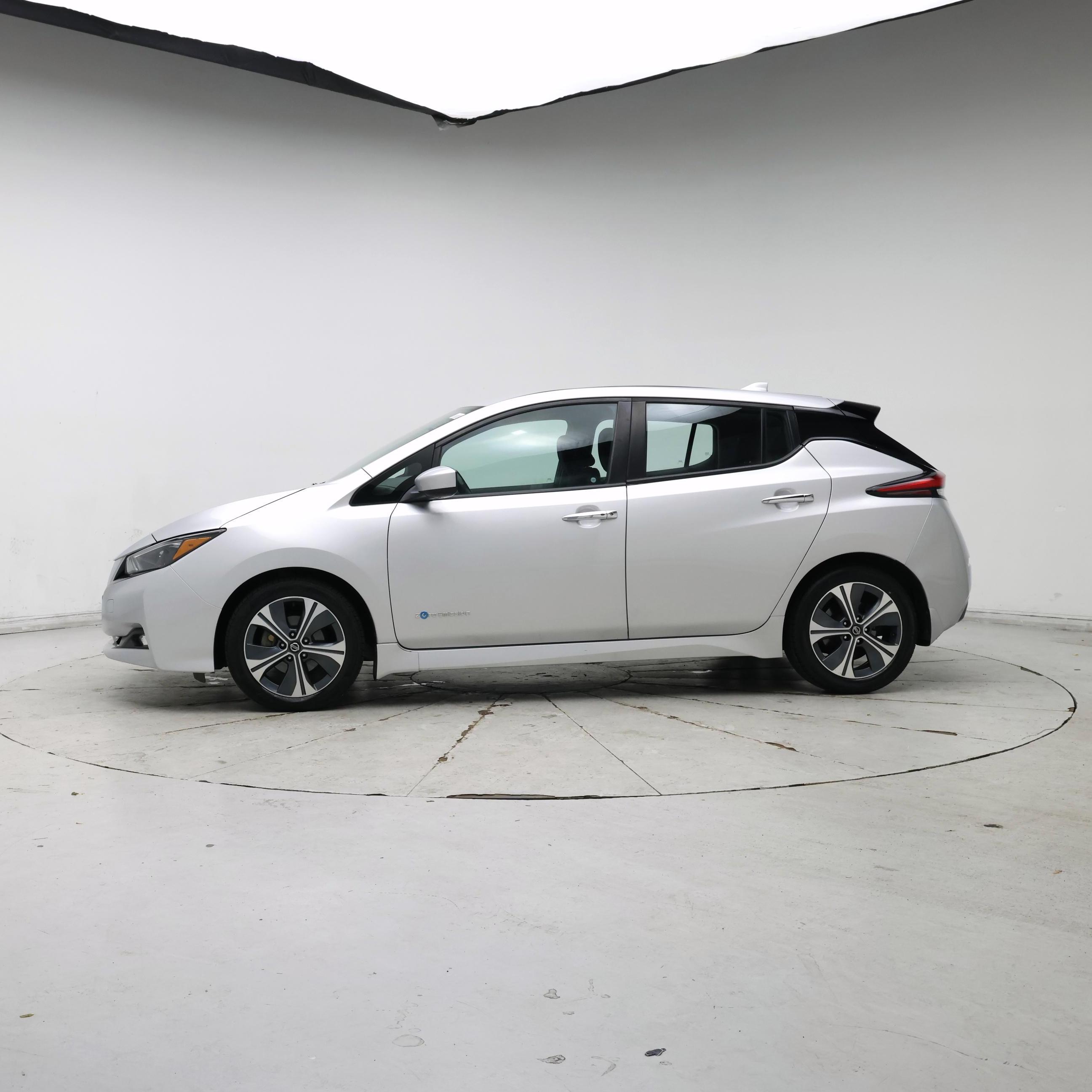 Thumbnail: 2018 Nissan Leaf - 3