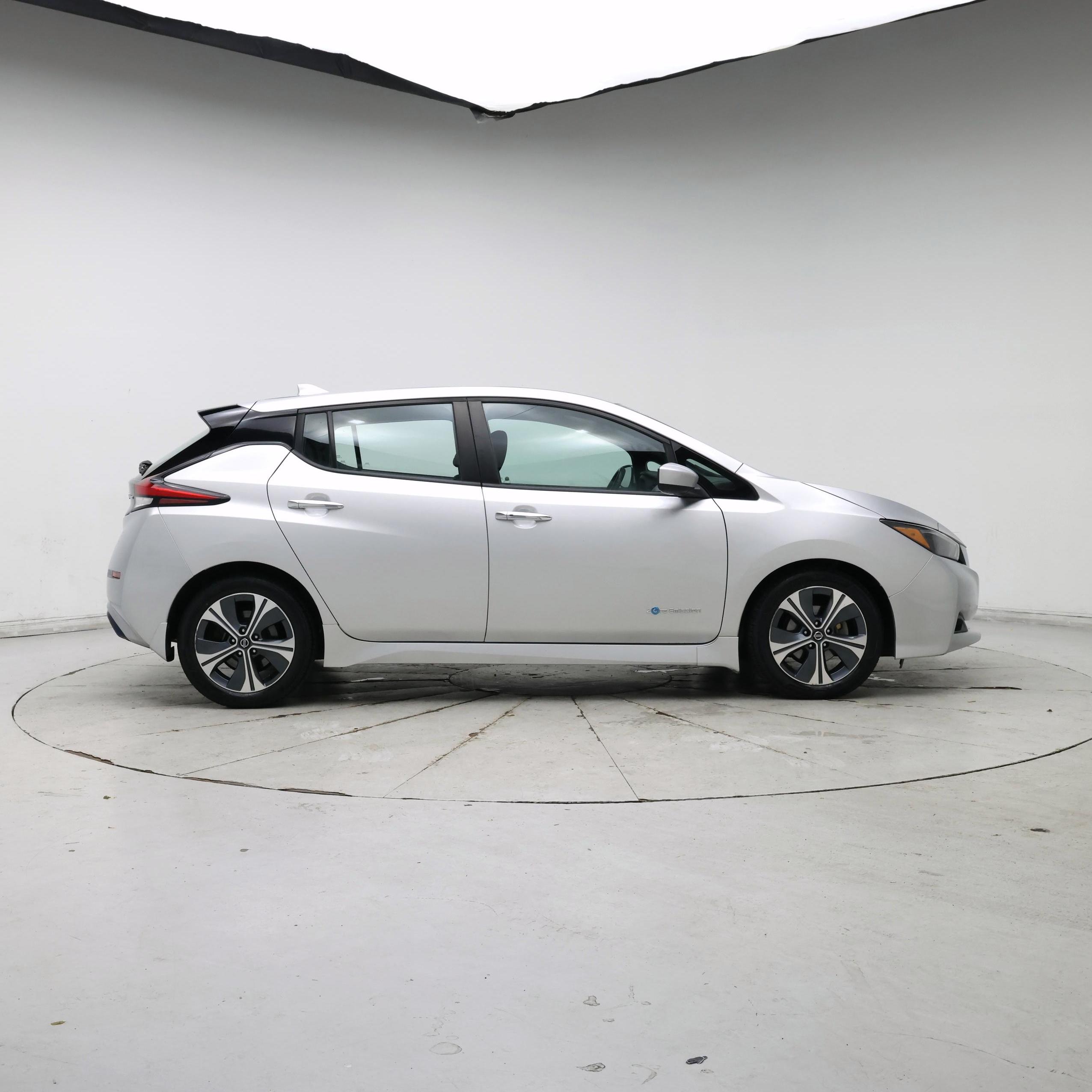 Thumbnail: 2018 Nissan Leaf - 7