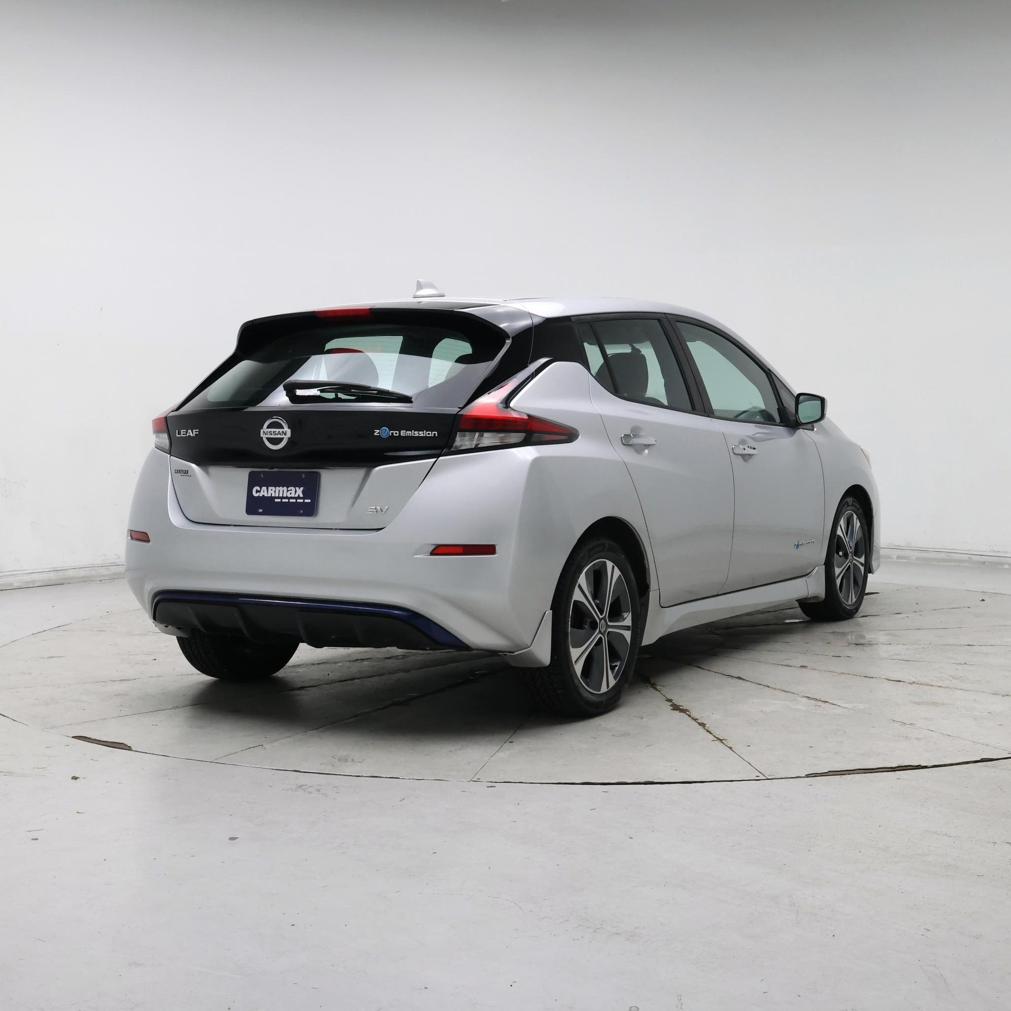 Thumbnail: 2018 Nissan Leaf - 8
