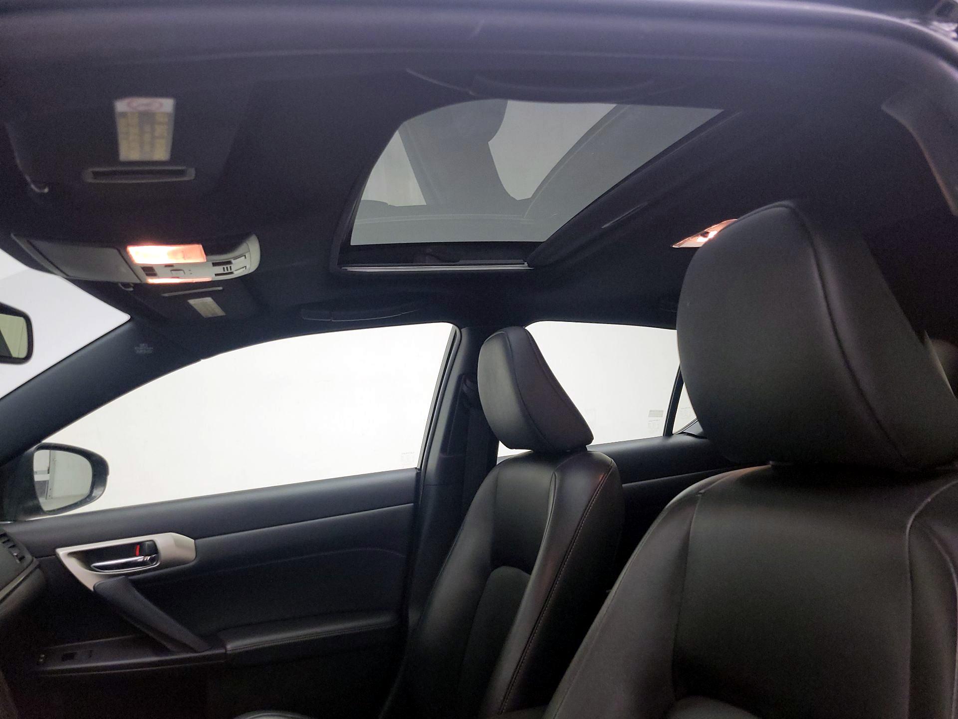 Thumbnail: 2016 Lexus CT - 19