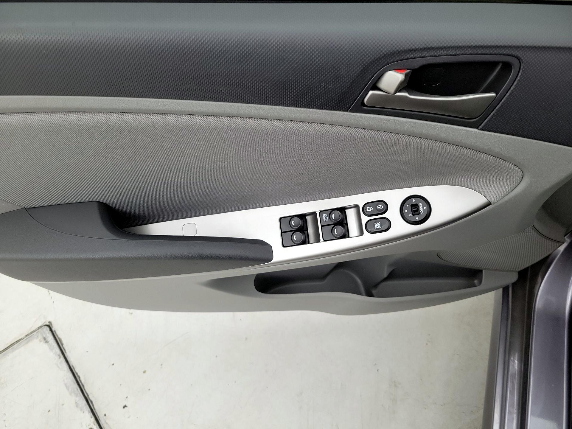 Thumbnail: 2016 Hyundai Accent - 10