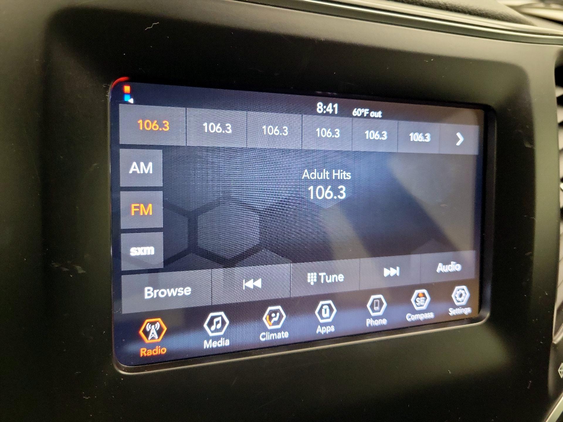 Thumbnail: 2020 Jeep Cherokee - 13