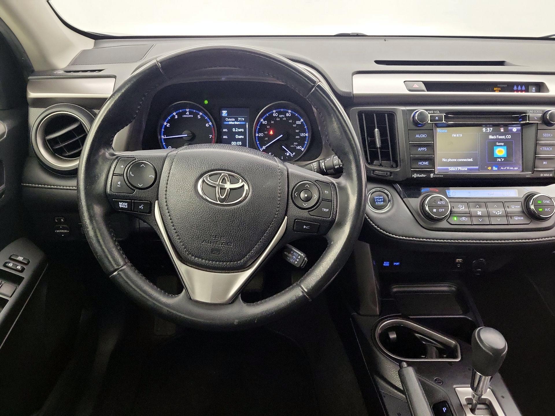 Thumbnail: 2018 Toyota RAV4 - 10