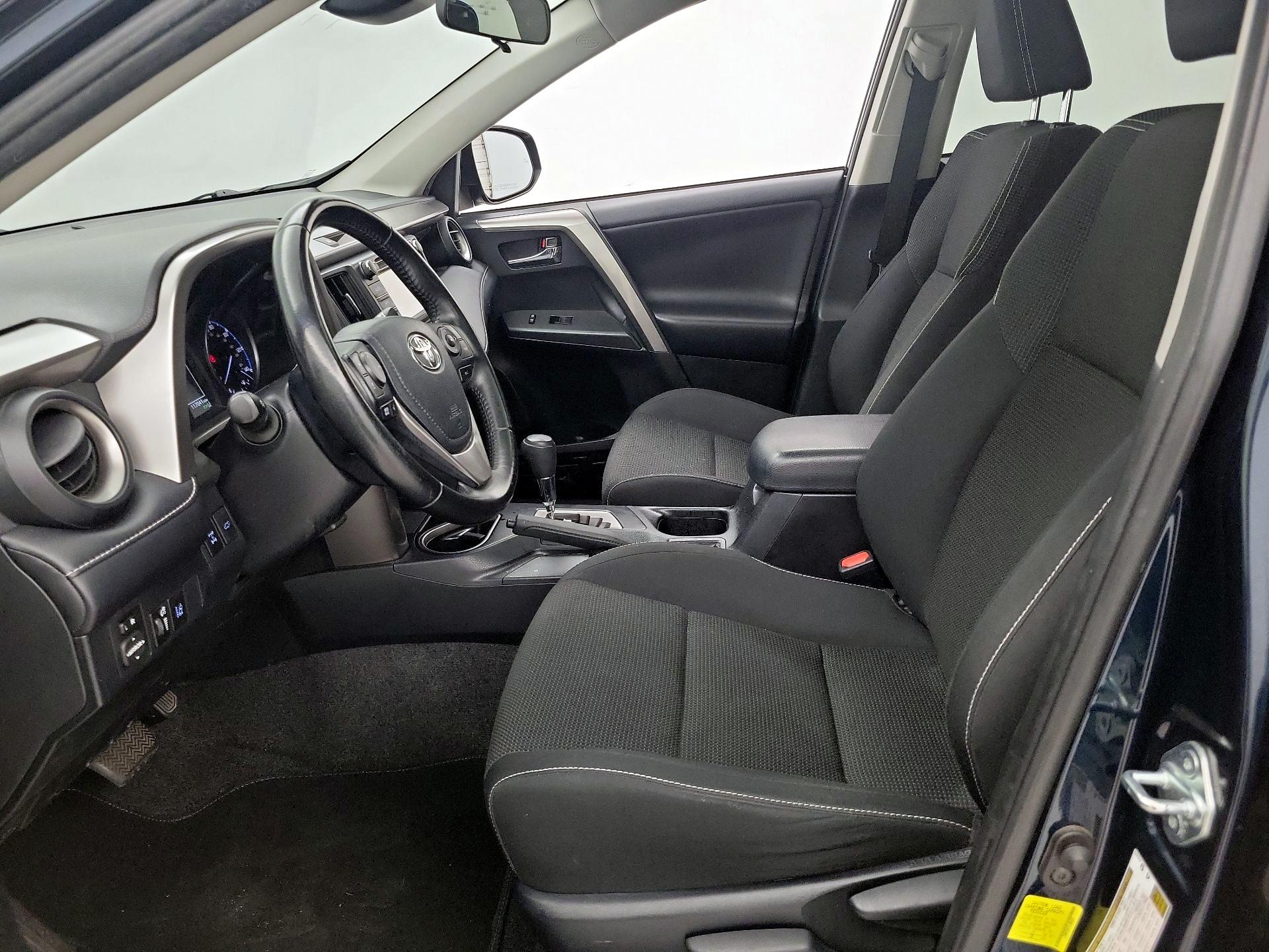 Thumbnail: 2018 Toyota RAV4 - 11