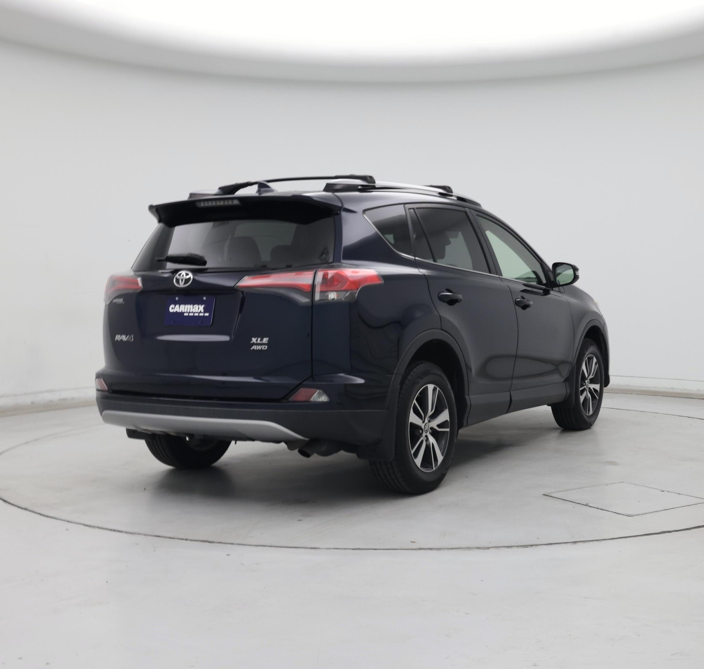 Thumbnail: 2018 Toyota RAV4 - 8