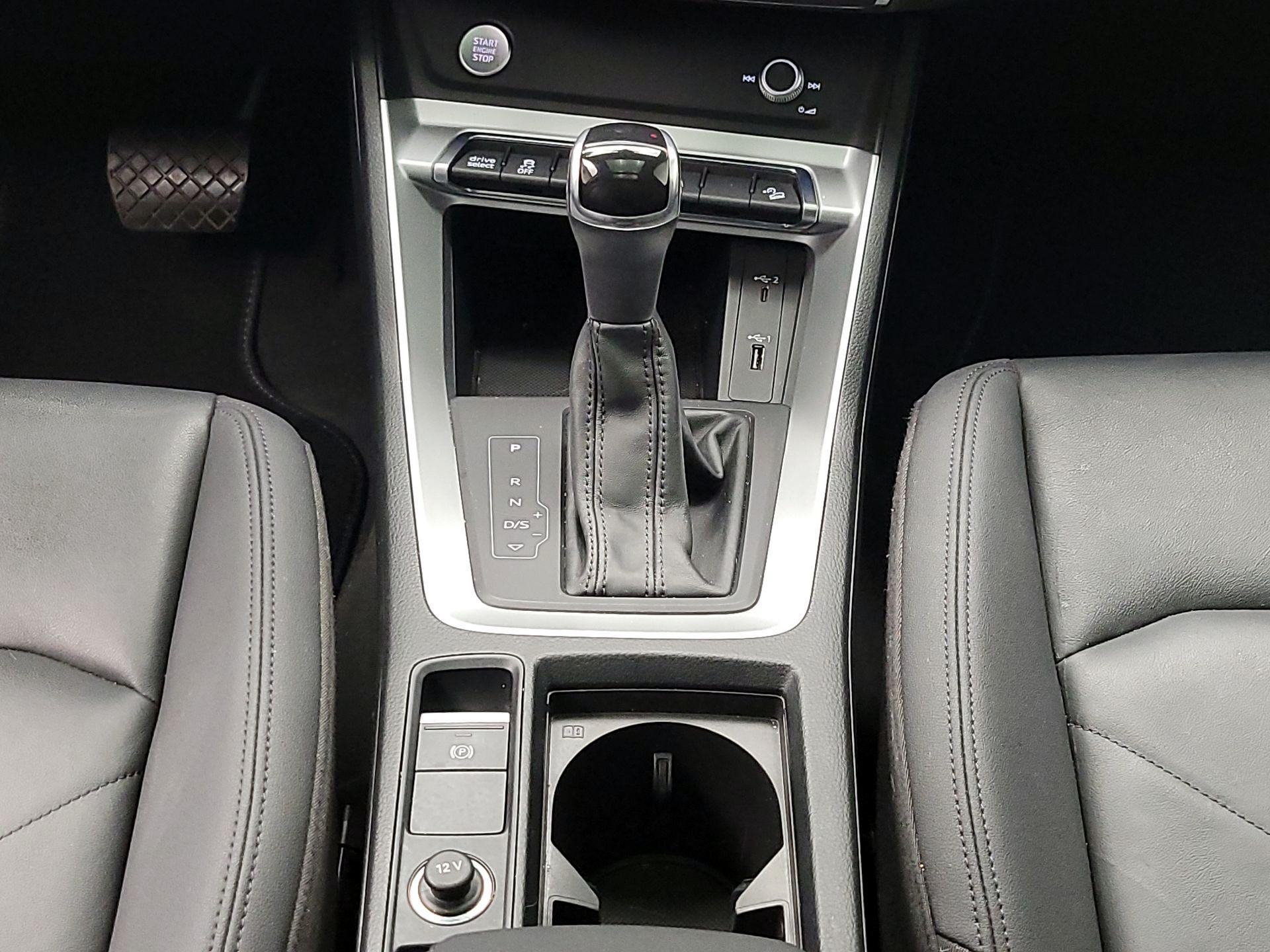 Thumbnail: 2020 Audi Q3 - 17